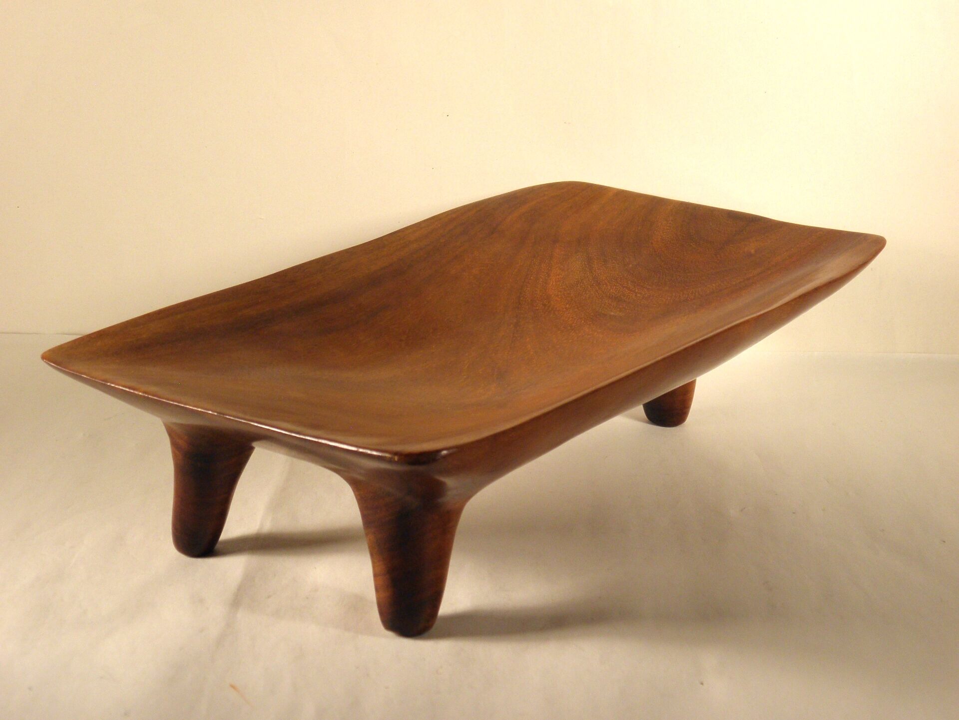 Wooden tripod cut 31 x 17 cm