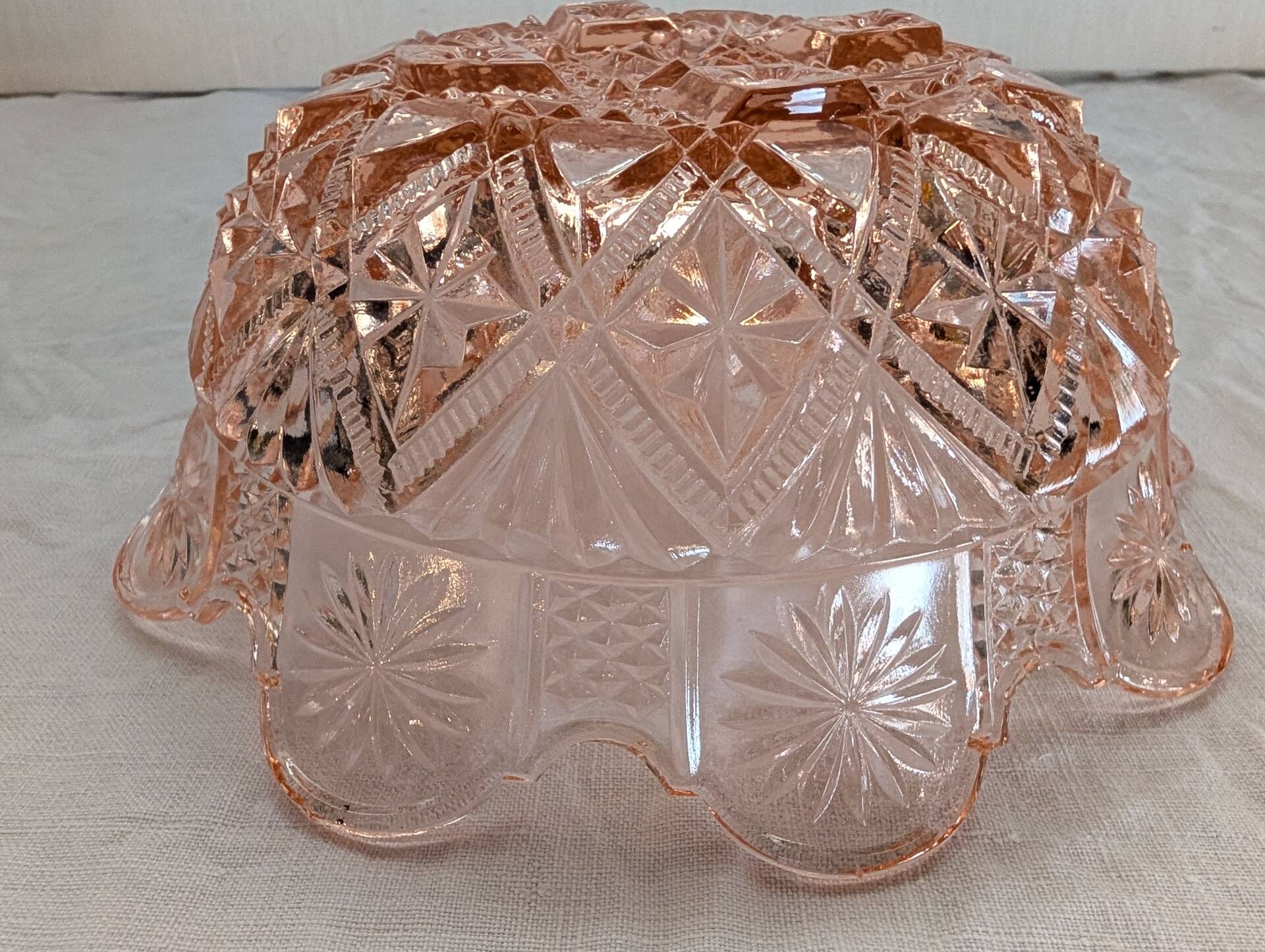 Pressed glass pink coupe with geometric decoration – mid 20th century