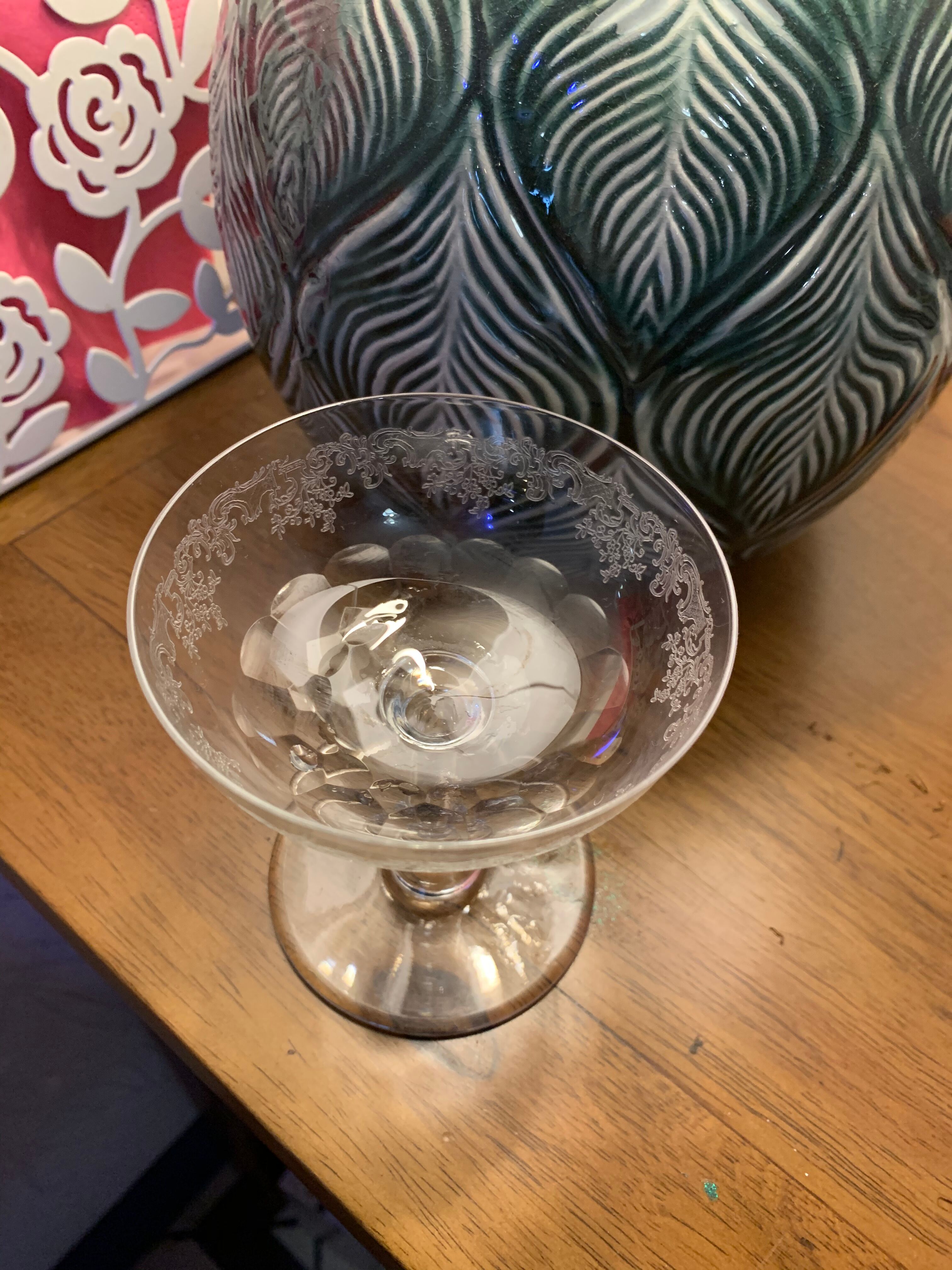 6 art deco champagne glasses with floral frieze