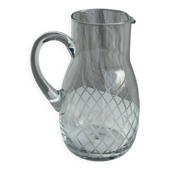 Glass carafe with handle with etched geometric grid pattern