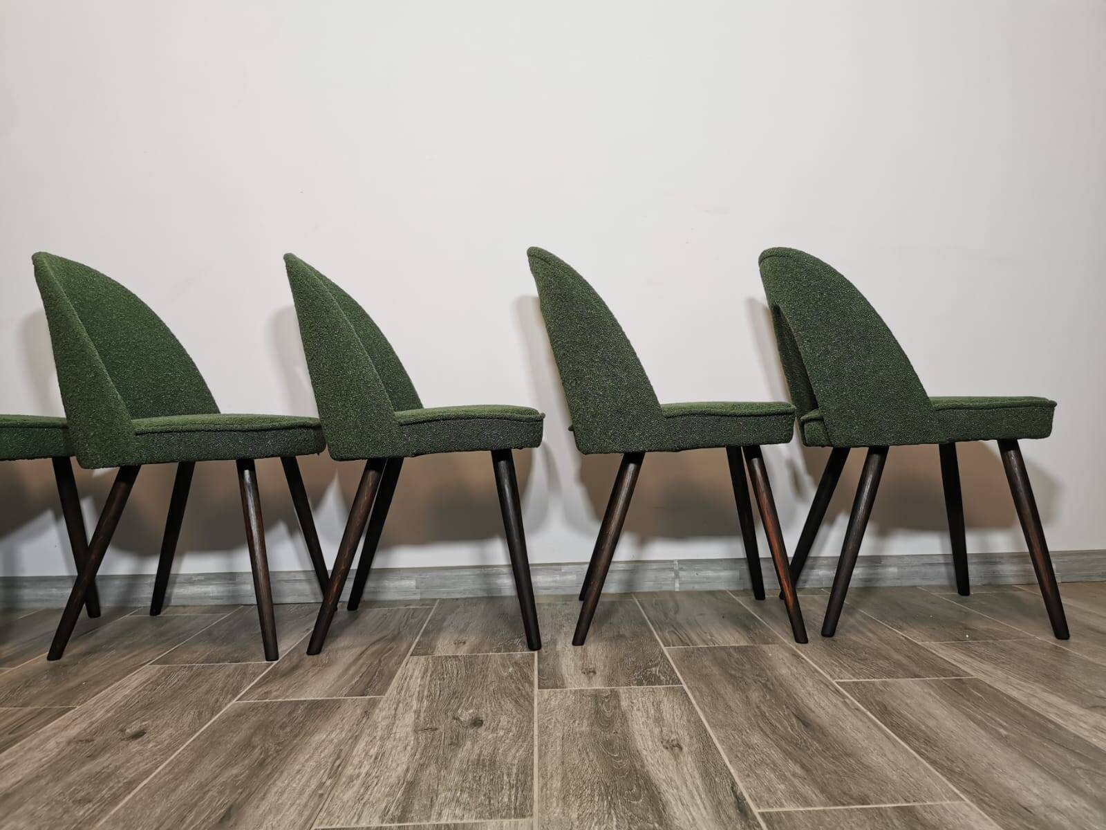 Chaises de salle à manger par Antonin Suman, 1960s, Set de 8
