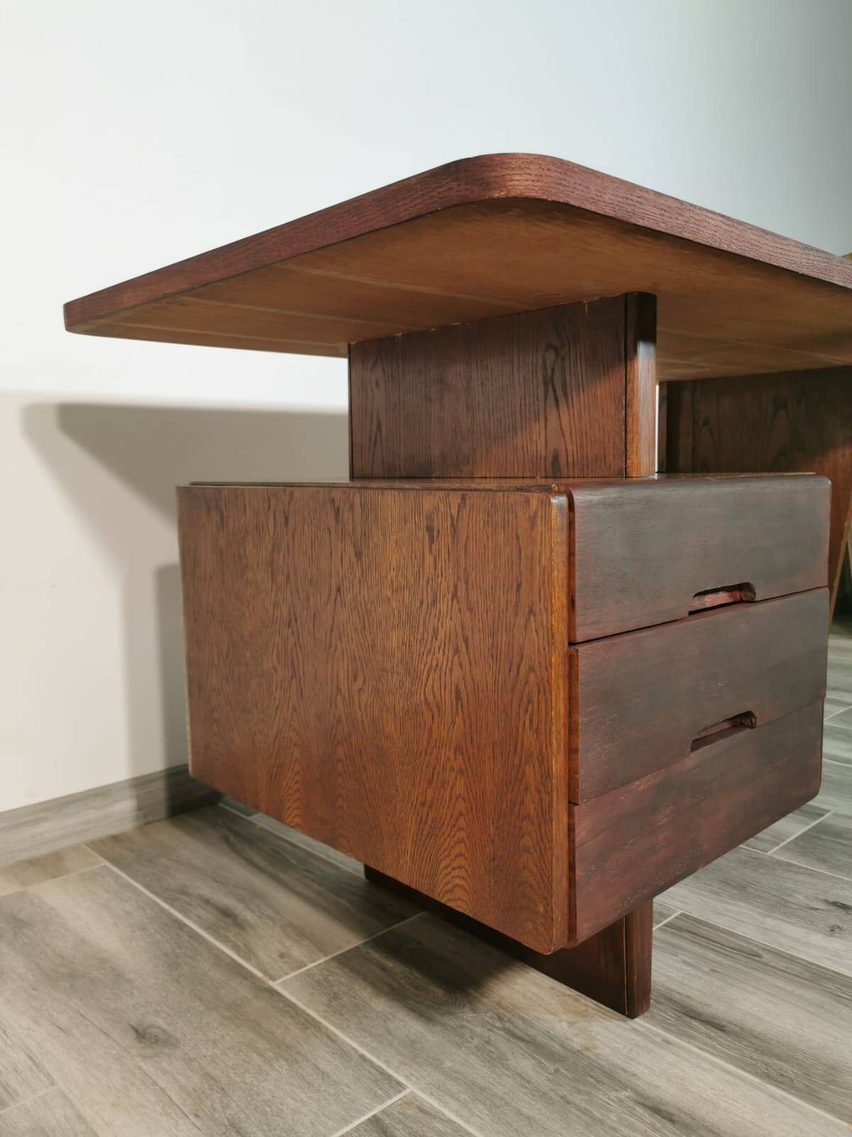 Bureau vintage de Bohumil Landsman