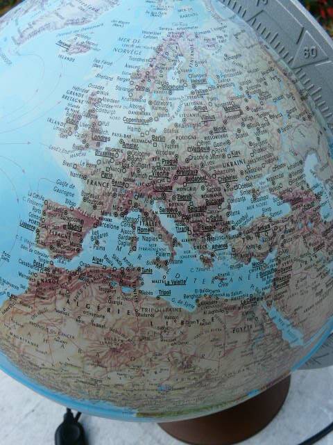 illuminated world map wooden base Teccnodidattica