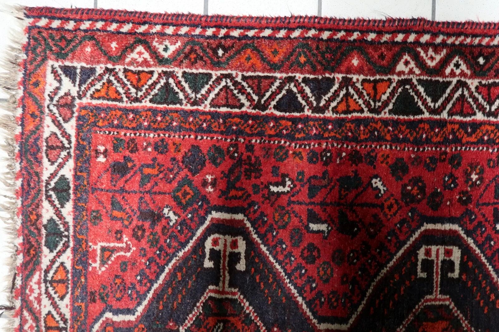 1930s Handmade Wool Rug with Three Medallions, 114 × 159 cm - 1C1294