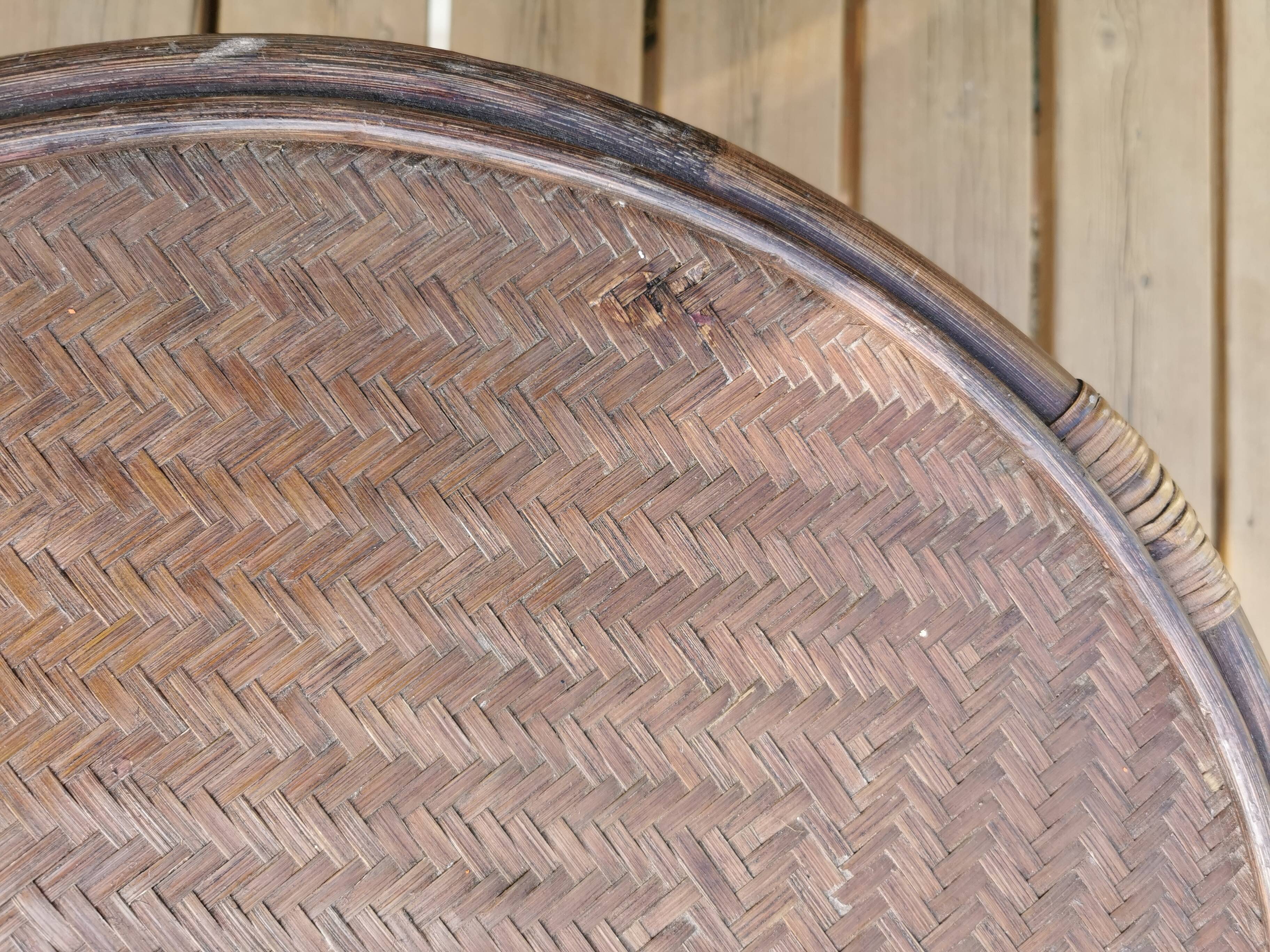 Round vintage coffee table in bombous and rattan