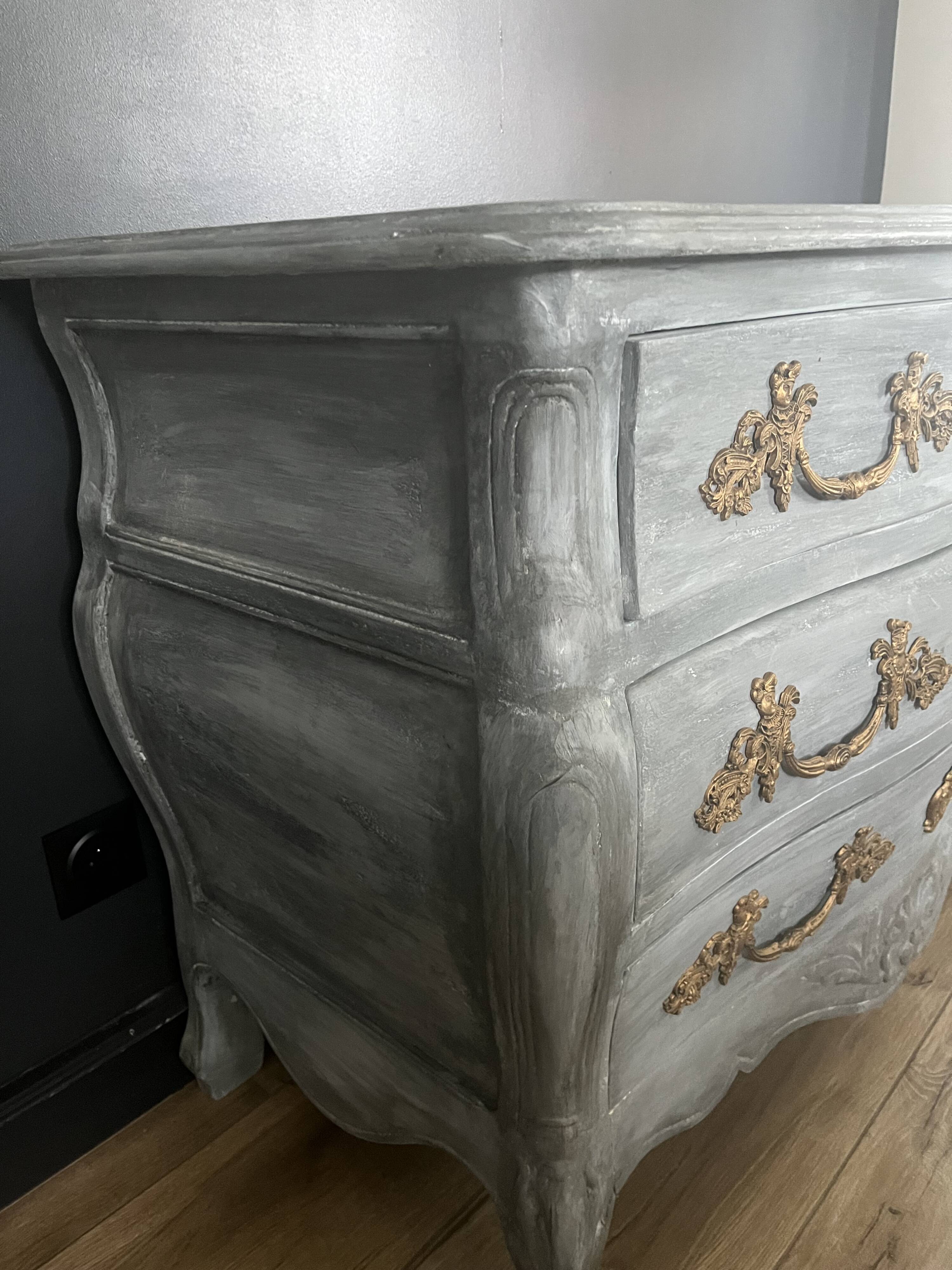 Louis XV style curved chest of drawers