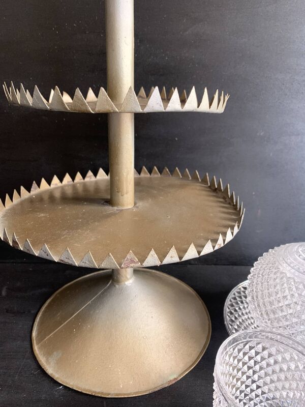 Présentoir à étages en tôle fait à la main, XIXe siècle