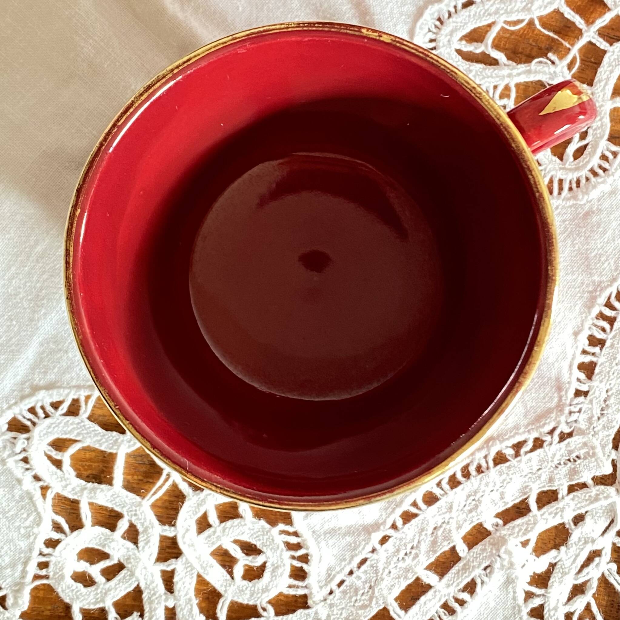 Set of 10 old red and gold ceramic coffee tea cups