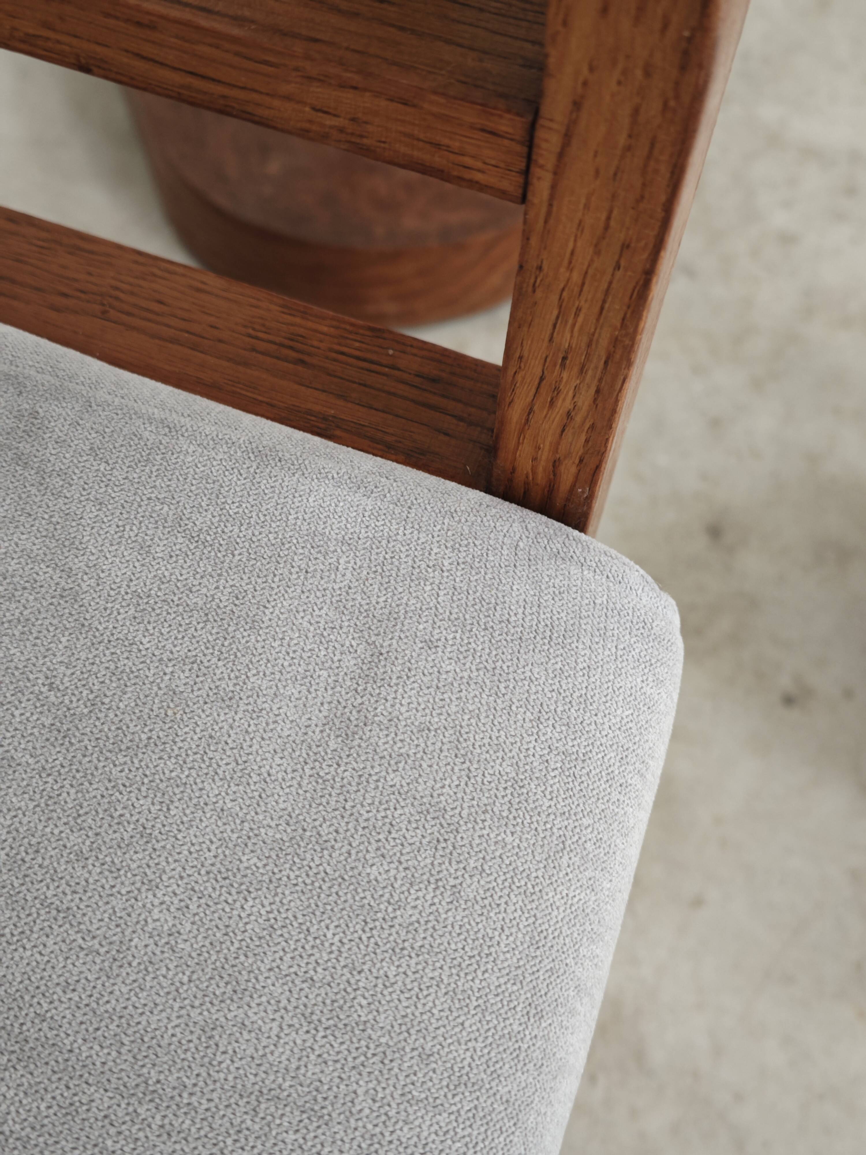 Art Deco sofa gray fabric Jindrich Halabala 1930