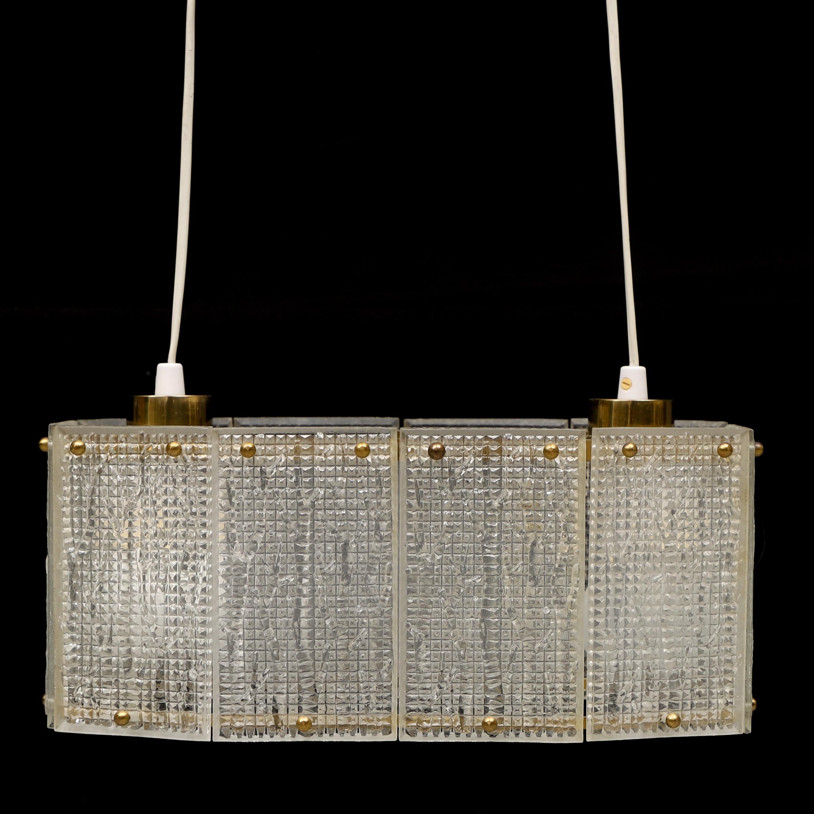 Plafonnier en verre moulé et laiton par Orrefors Suède 1960