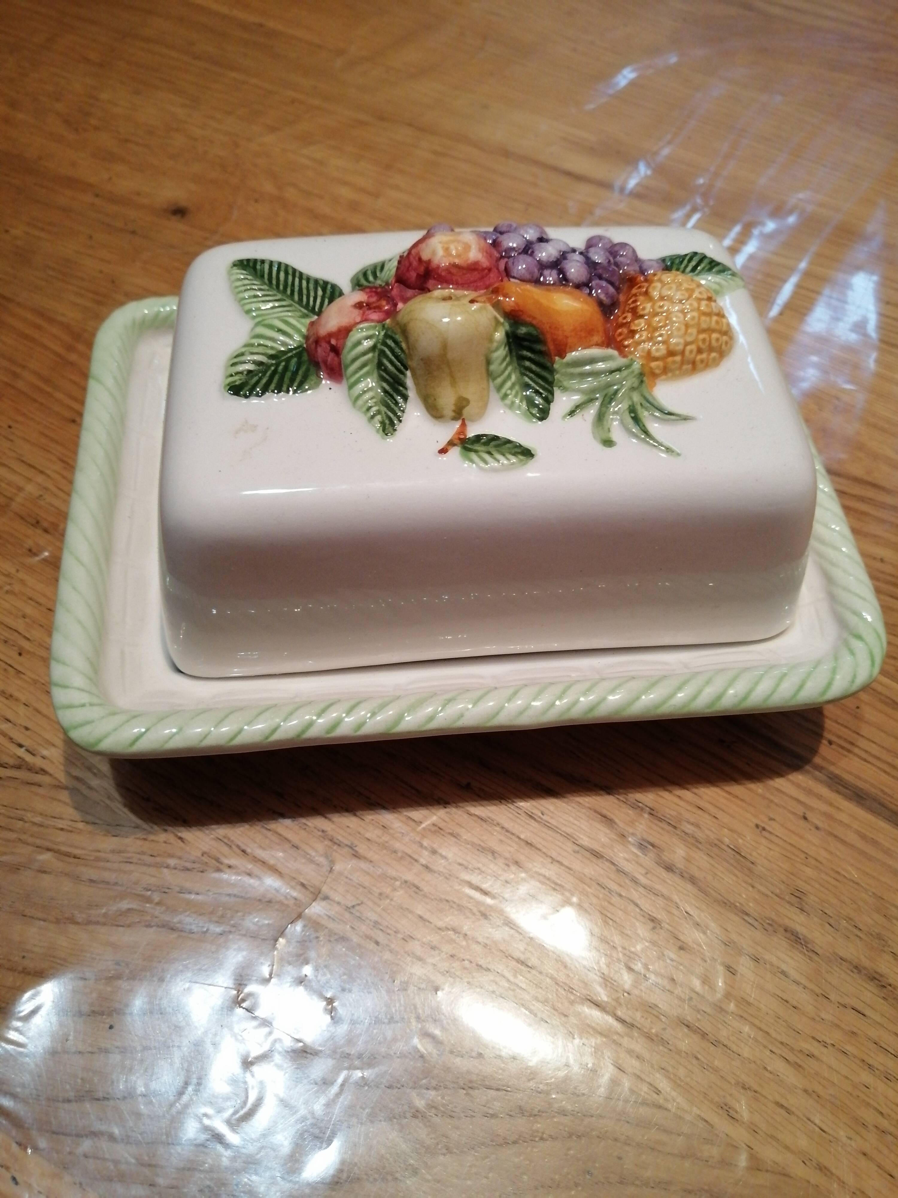 Slurry ceramic butter dish