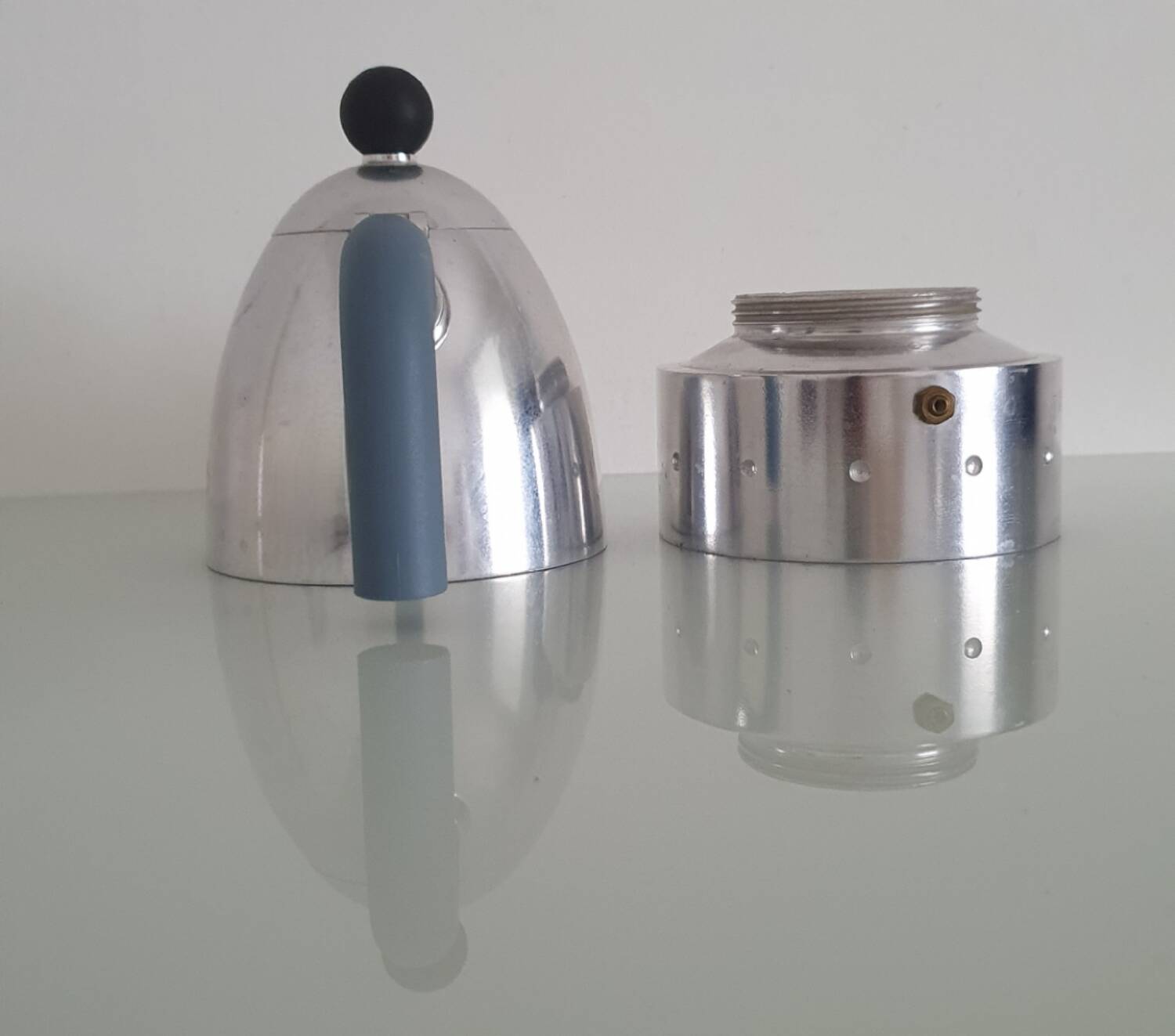 Pelicano coffee maker from Alessi by Michael Graves (1995)