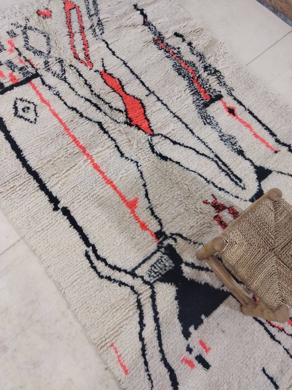 Handmade moroccan berber rug 232 x 145 cm