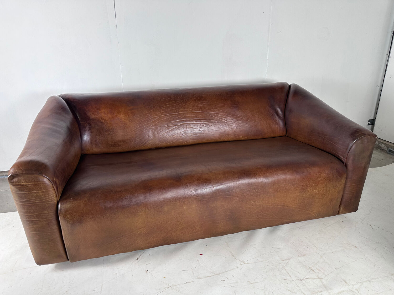 Leather sofa by DE SEDE