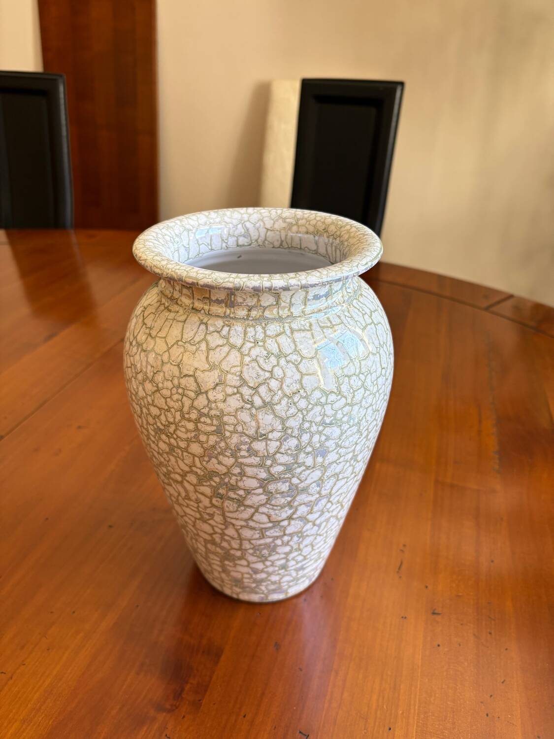 Emerald-colored enameled vase