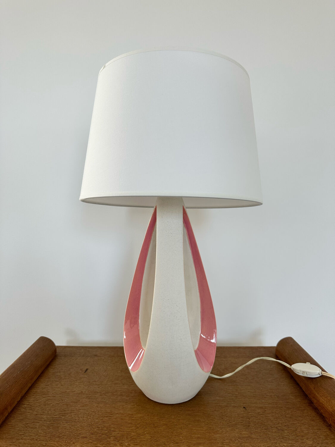 Organic design lamp in white and pink ceramic circa 1950