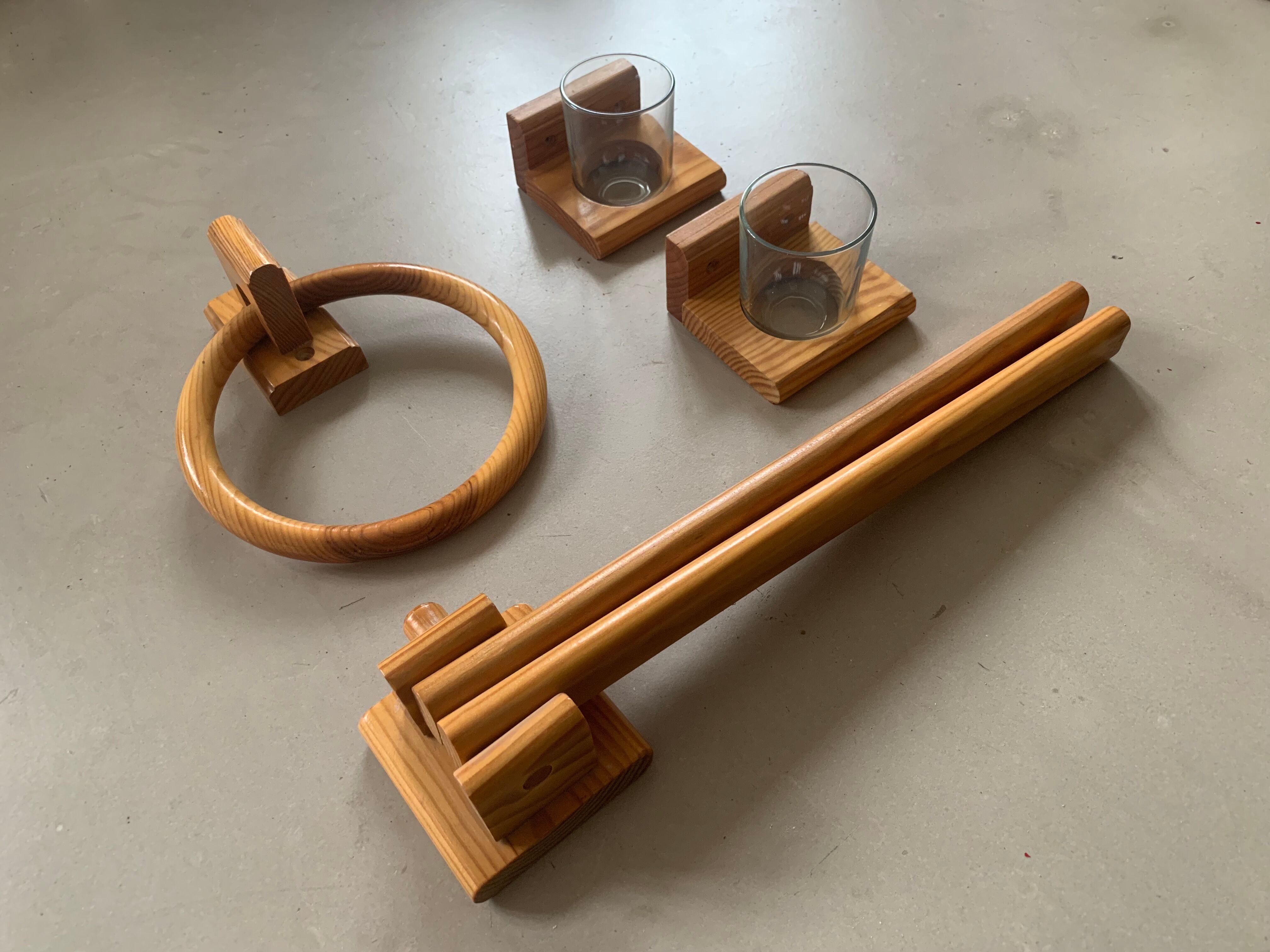 Pine bathroom accessories