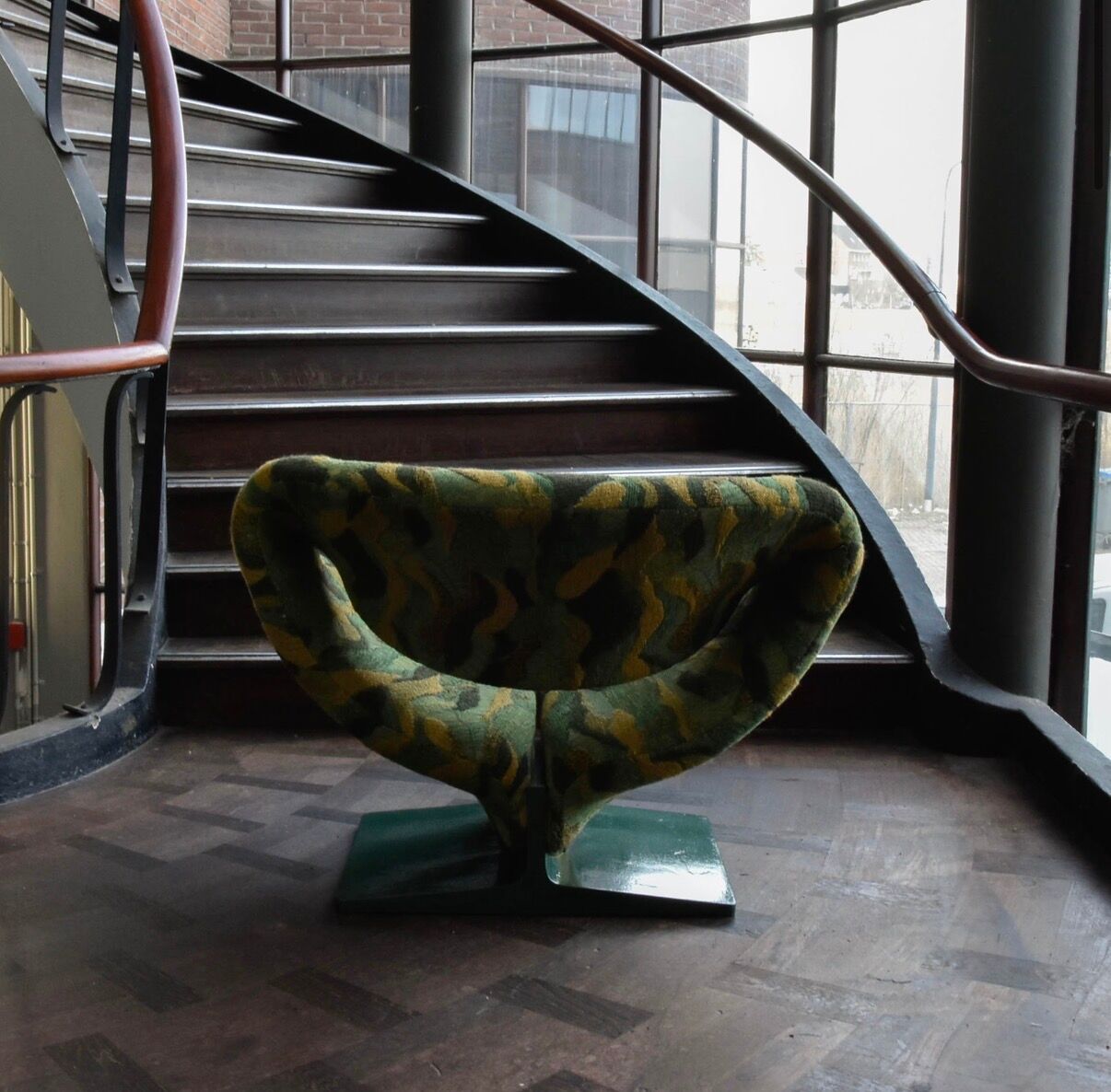 Artifort Ribbon chair