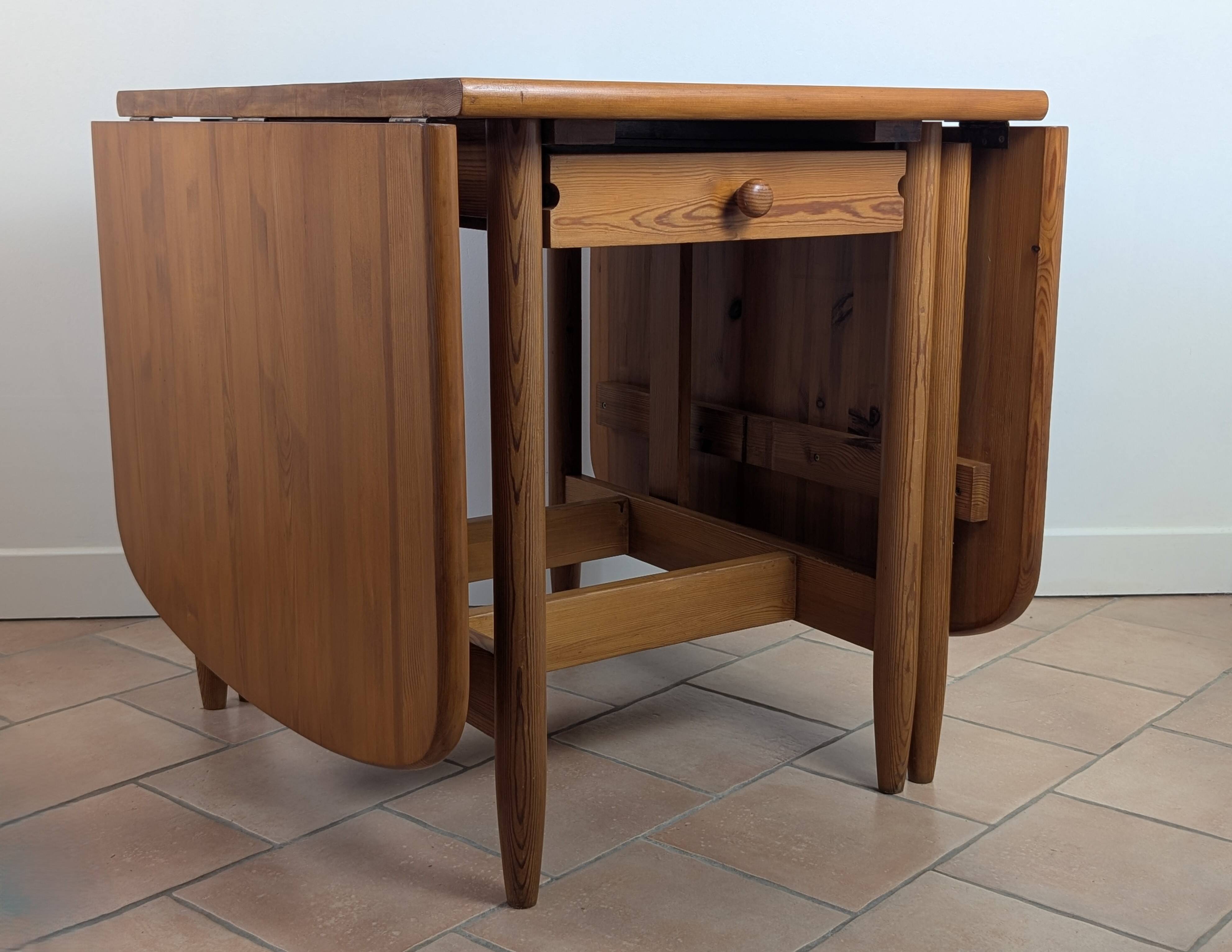 Table en pin massif Eero Aarnio