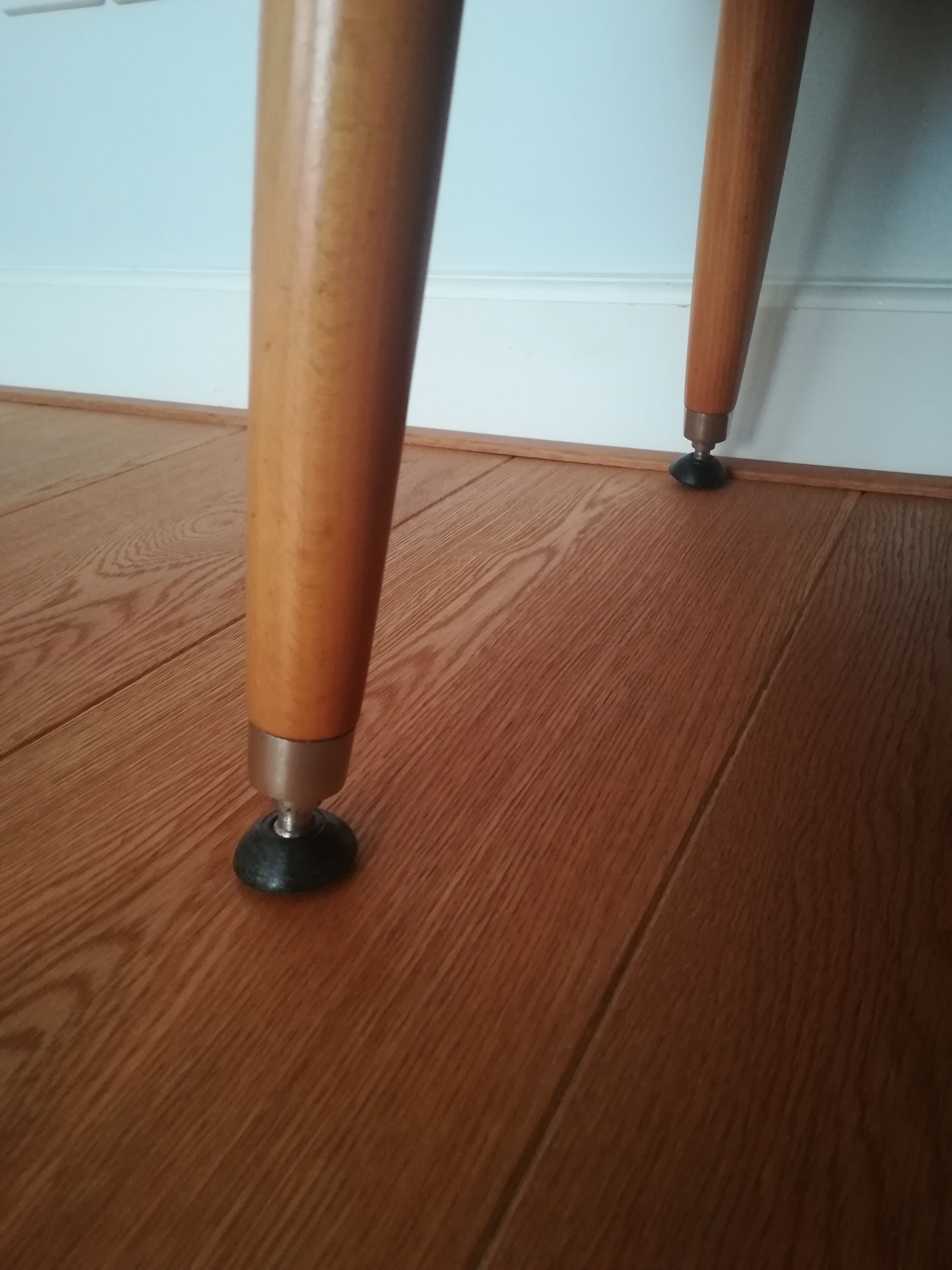 Sideboard / chest of drawers