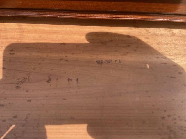 Scribanne chest of drawers