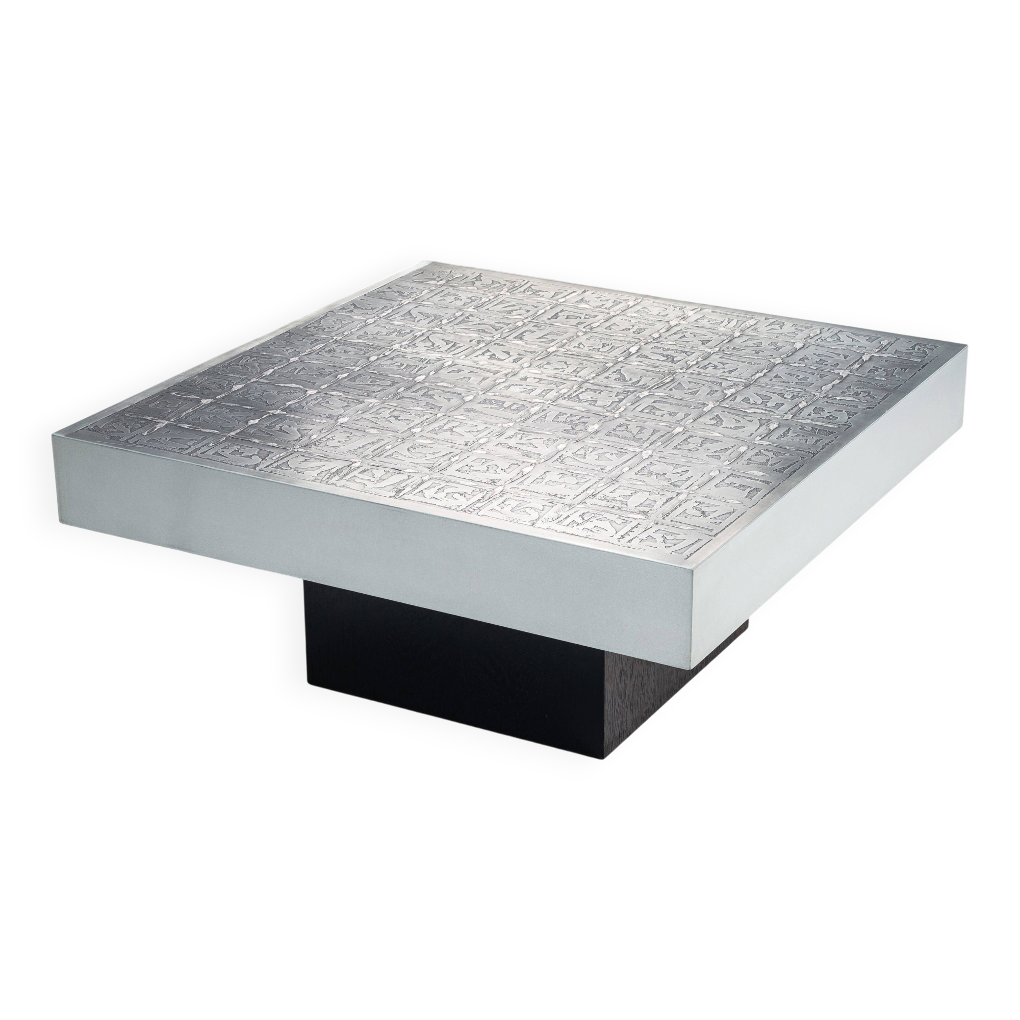 Table basse gravée par Bernhard Rohne