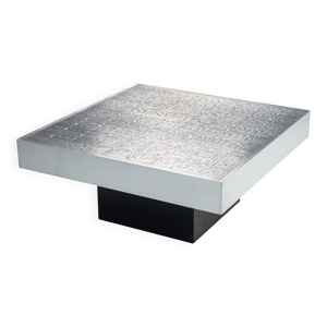 Table basse gravée par