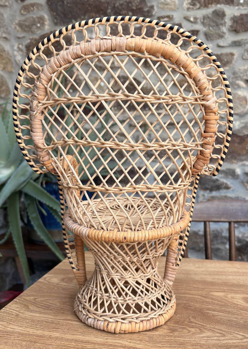 Chaise Paon Miniature Rotin Tressé — Porte-Plante Bohème Vintage — Année 70