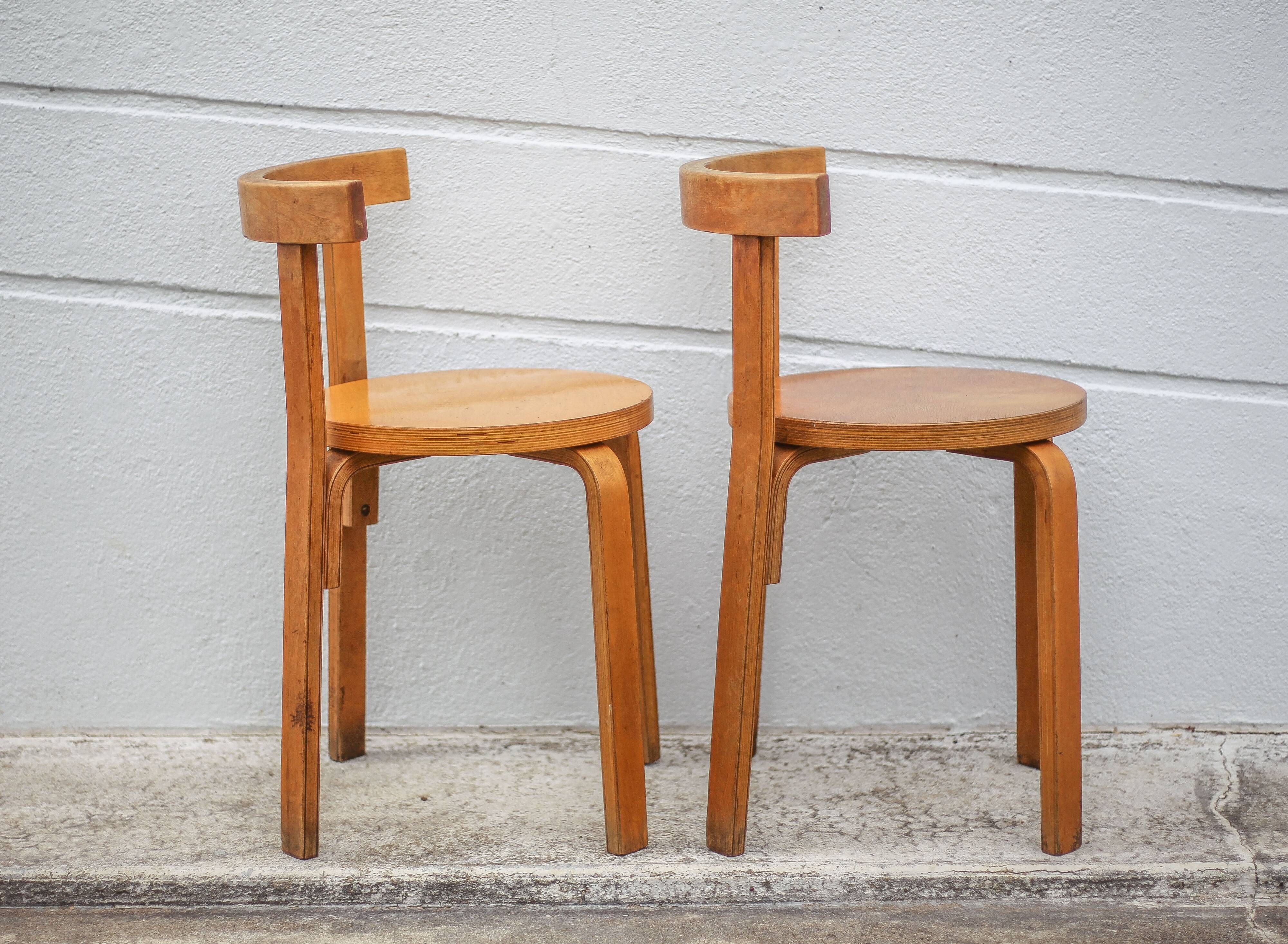 Set of 2 Alvar aalto bentwood chairs model 68, Artek Finland