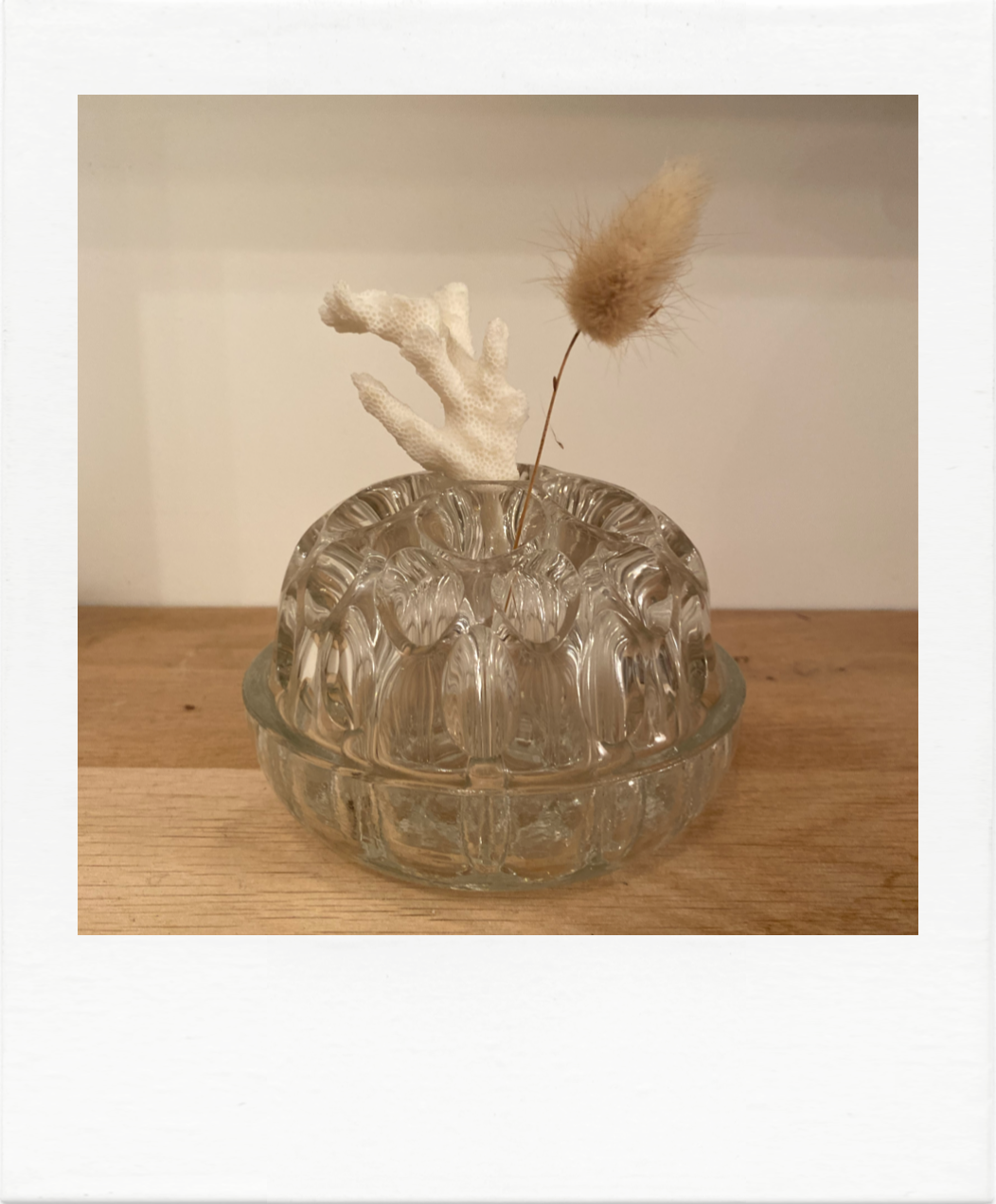 Mid 19-hole flower picks