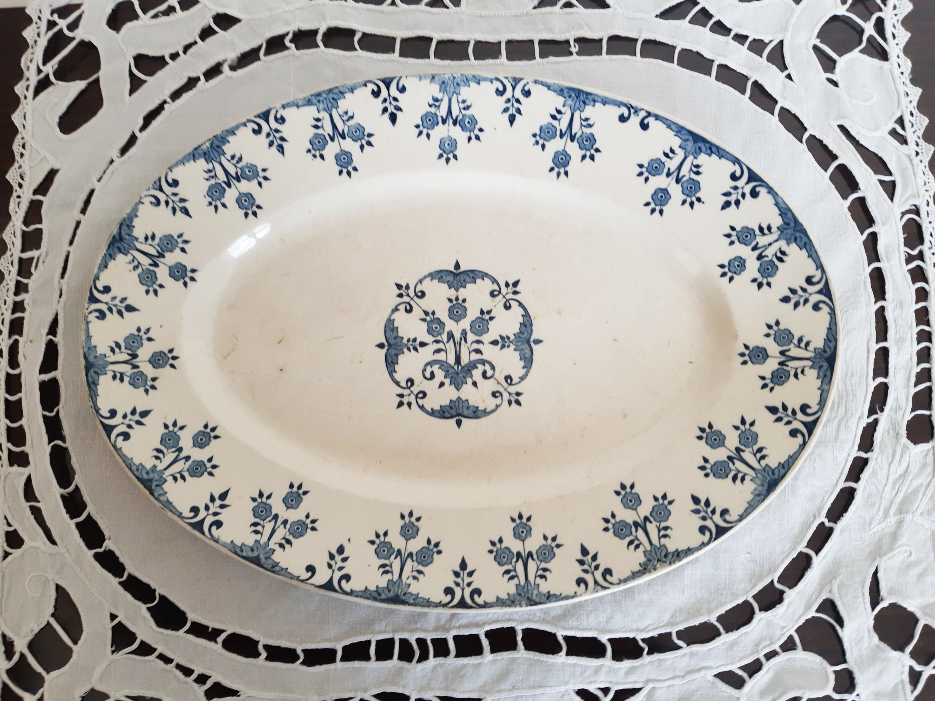 Oval serving dish in Gien earthenware