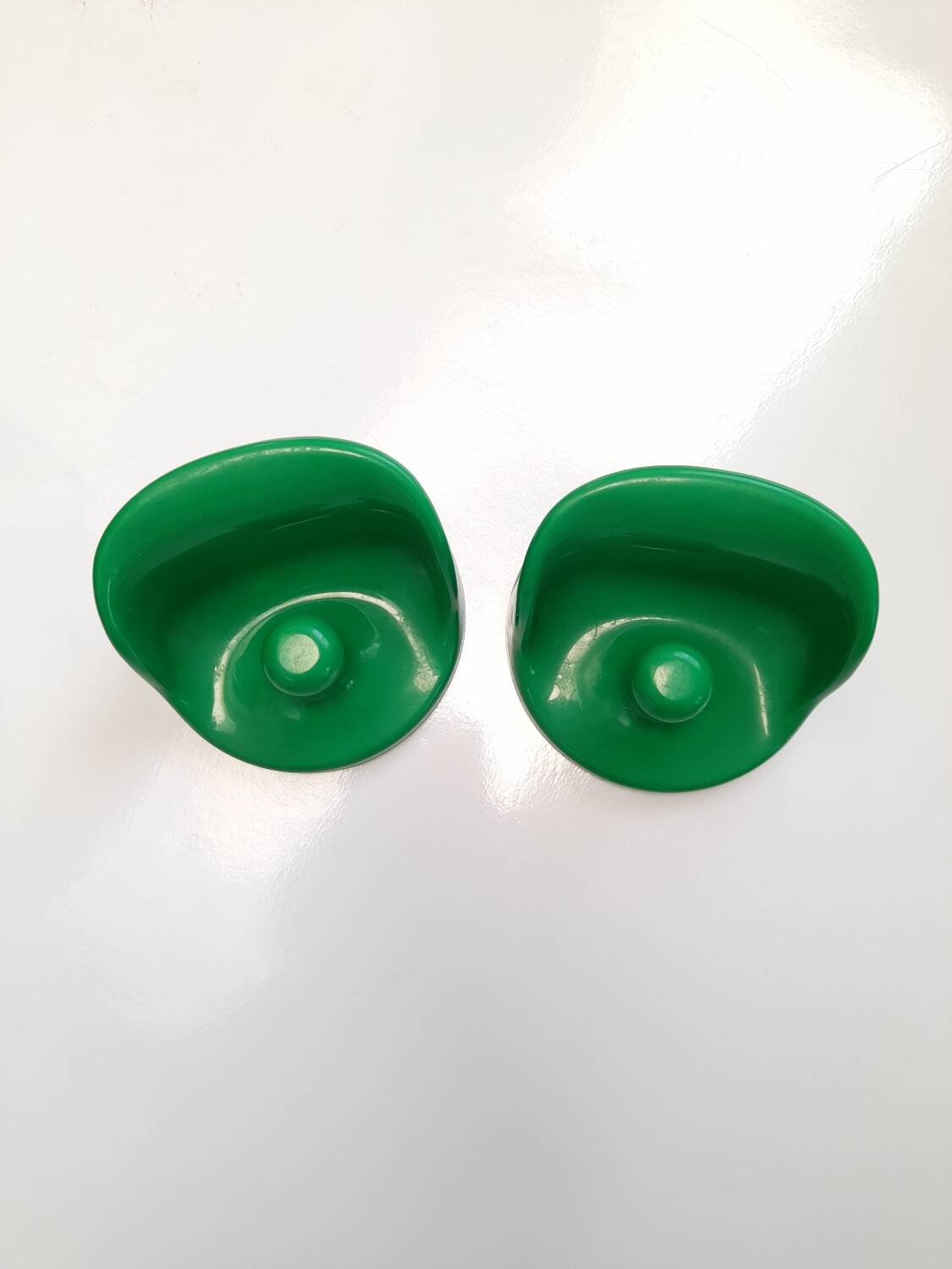 2 green Olaf von Bohr coat hooks for Kartell