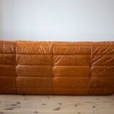 Ensemble de canapés Togo 2 et 3 places en cuir, attribués à Michel Ducaroy pour Ligne Roset