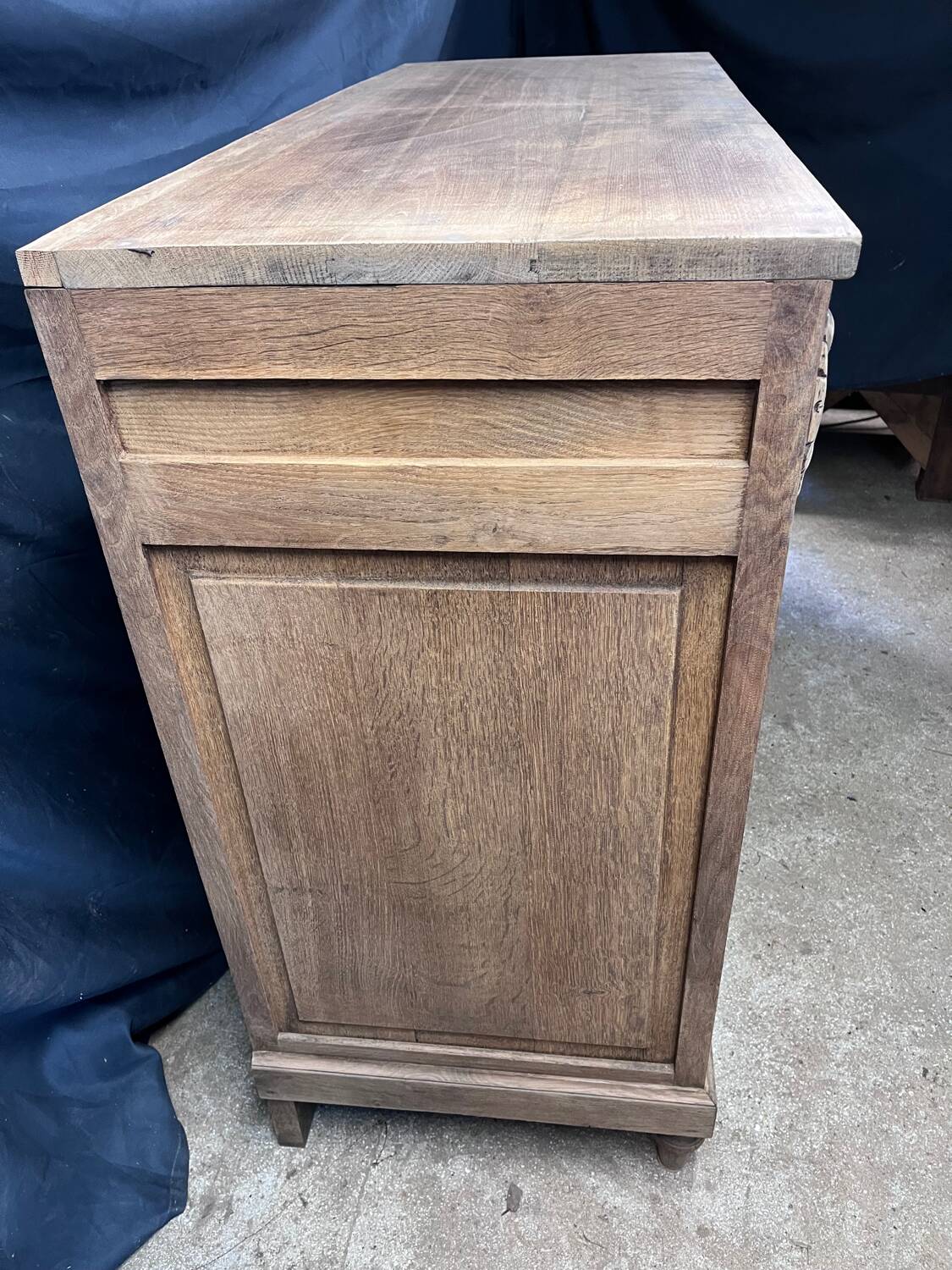 Meuble bas en chêne