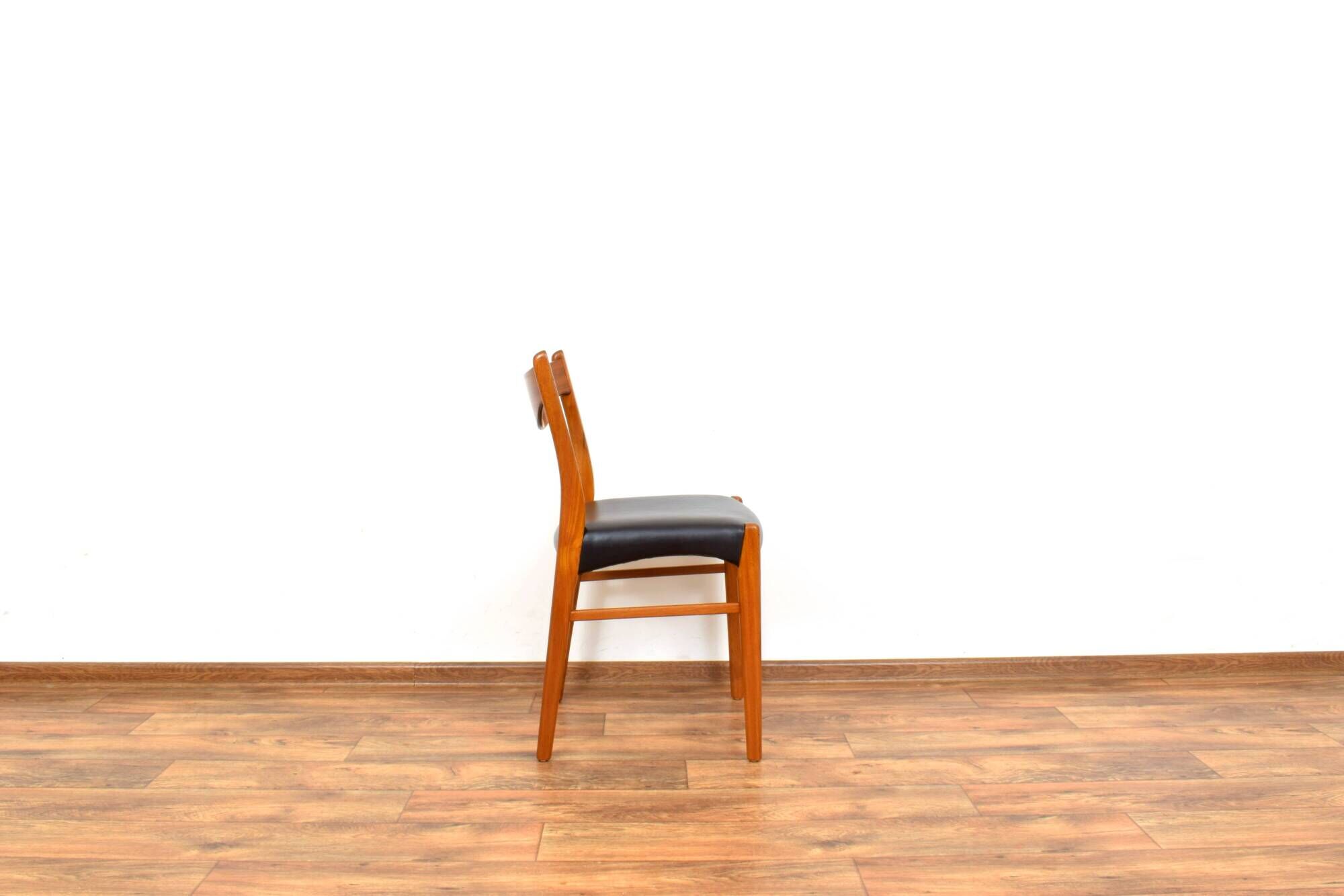 Mid-Century Danish Teak and Leather Dining Chairs by Arne Wahl Iversen for Glyngøre Stolefabrik, 196