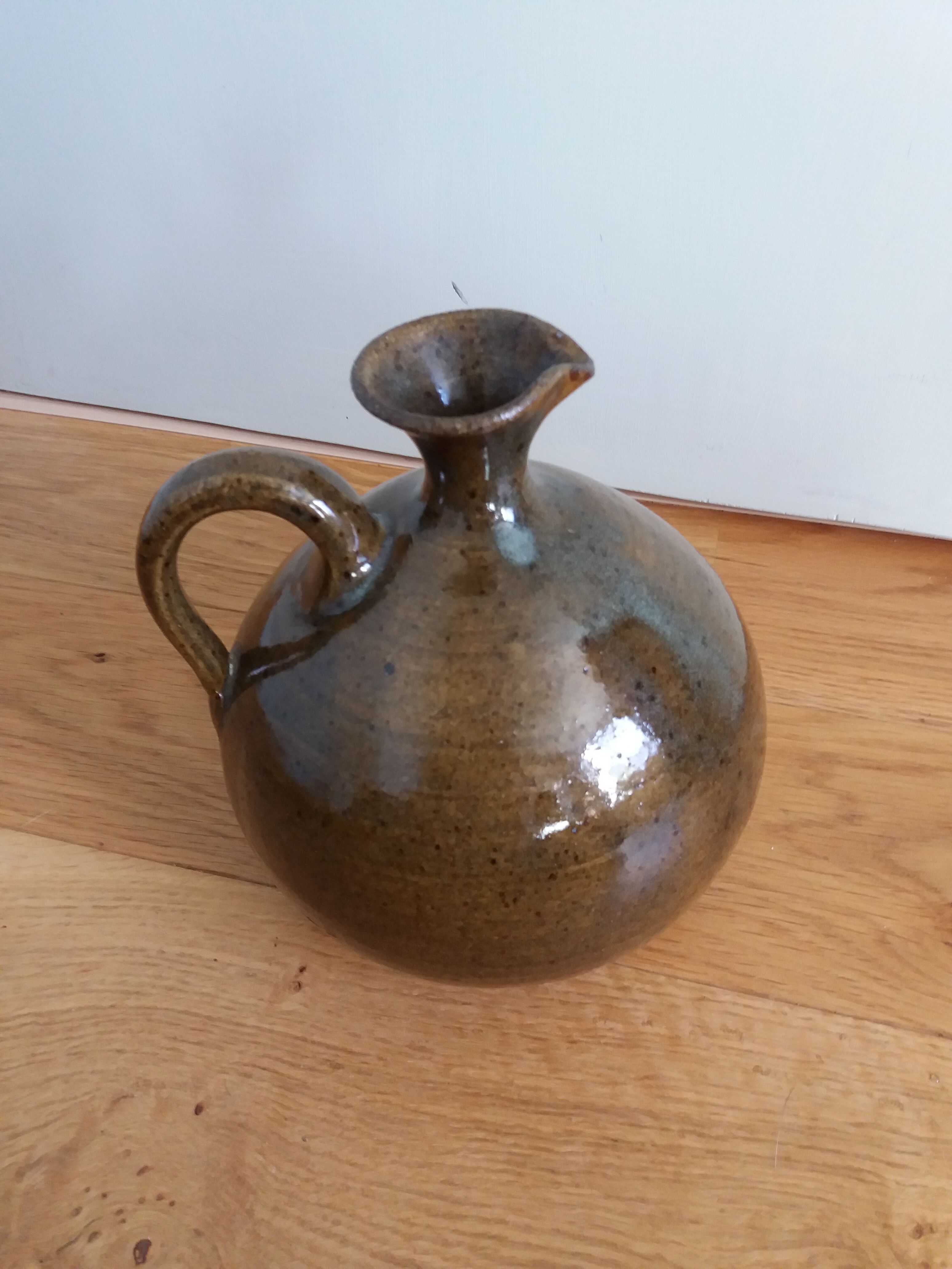Vase pitcher ball candy sandstone pyrite artisanal pottery of the Bois de Laud