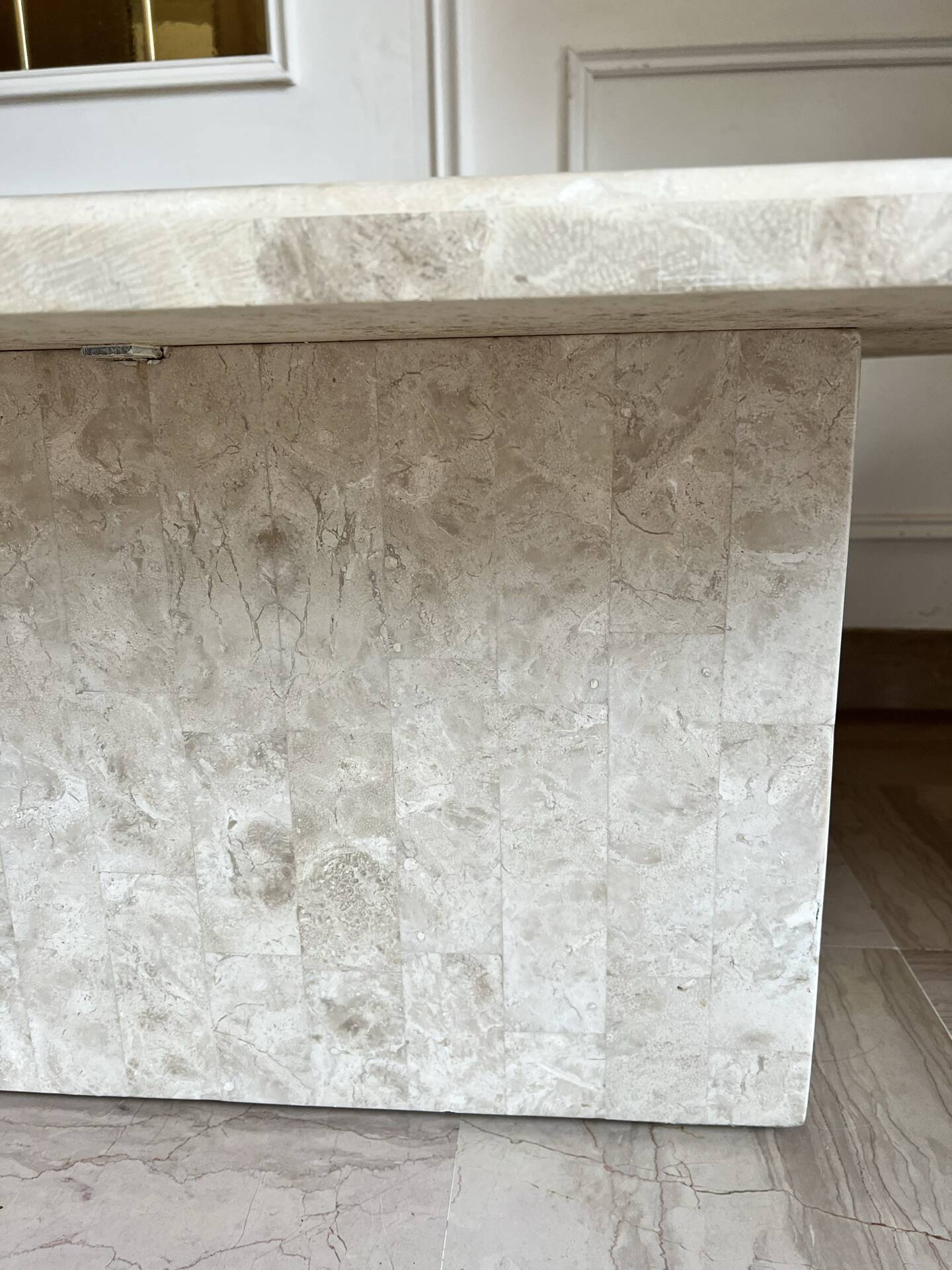 Table basse années 70-80 marqueterie de marbre tessellé -décor florale
