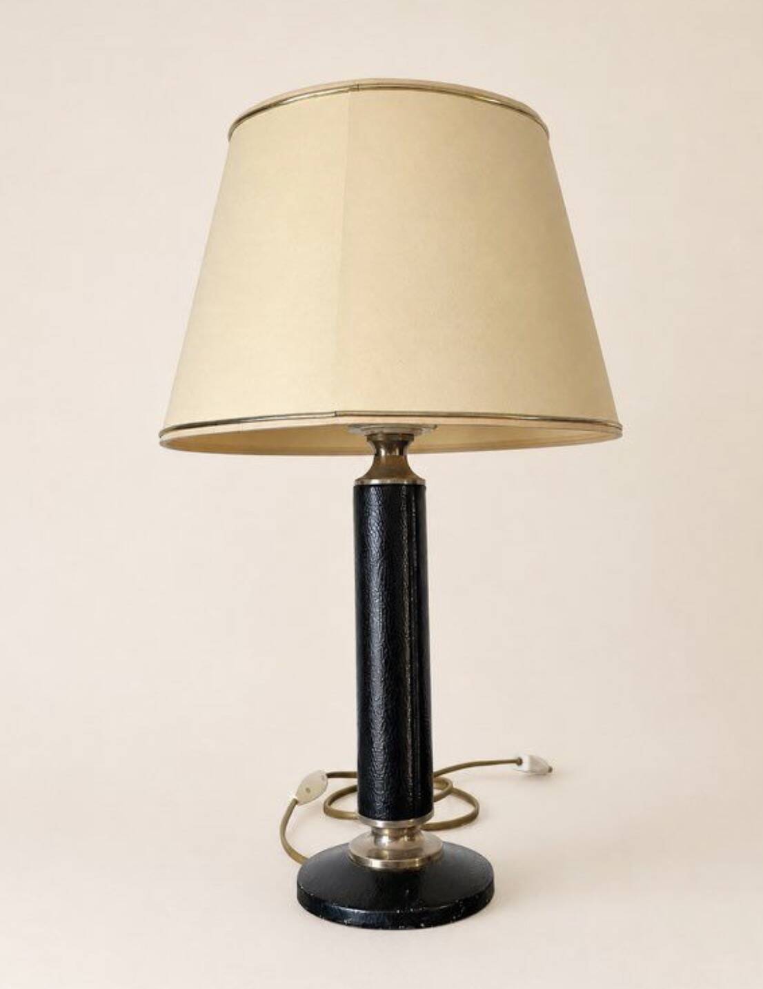 Lampe vintage pied en cuir