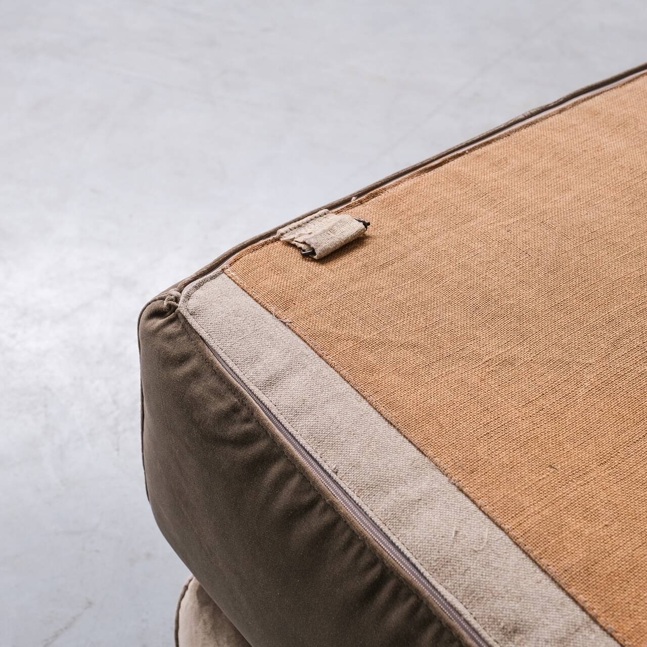 Original Mid-Century Italian Mario Bellini 'Le Bambole' Bed or Day Bed