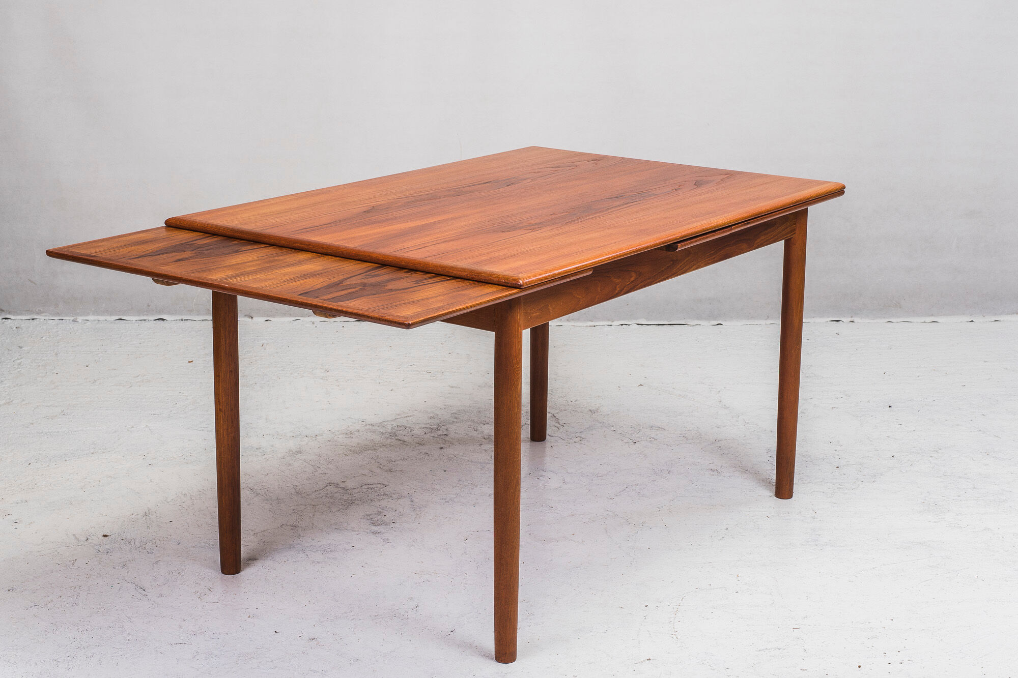 145 dining table by Willy Sigh for Sigh & Søns Møbelfabrik, 1960s