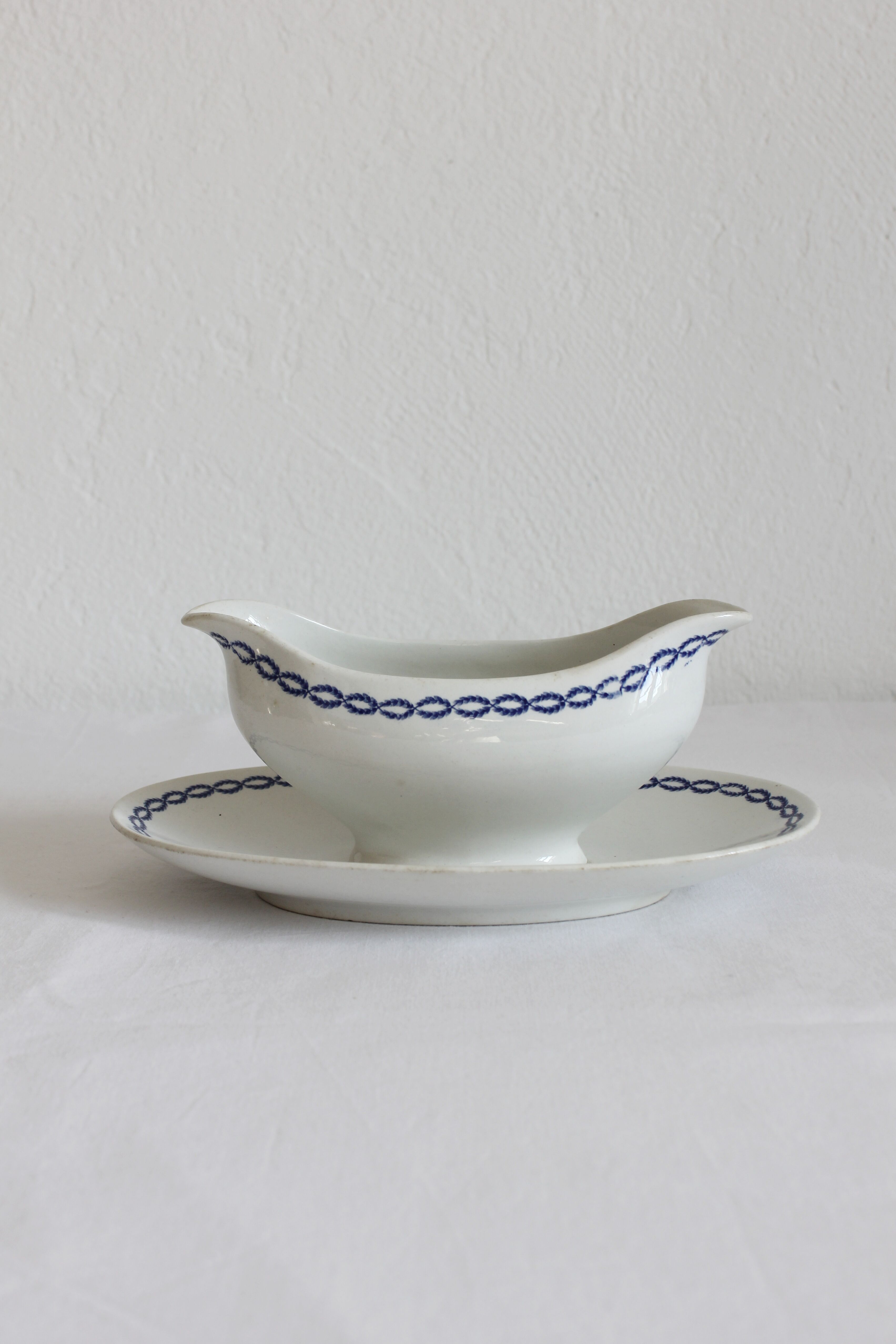 Iron earth gravy boat "Laurus" U&C Sarreguemines