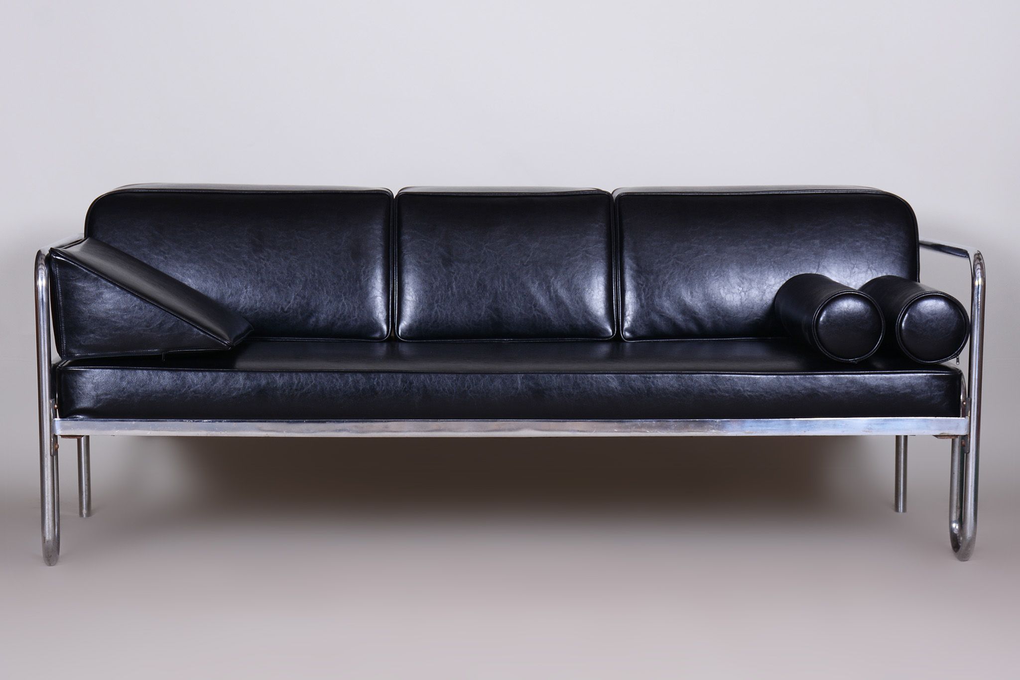 Restored black bauhaus sofa, high-quality leather, chrome-plated steel, 1930s