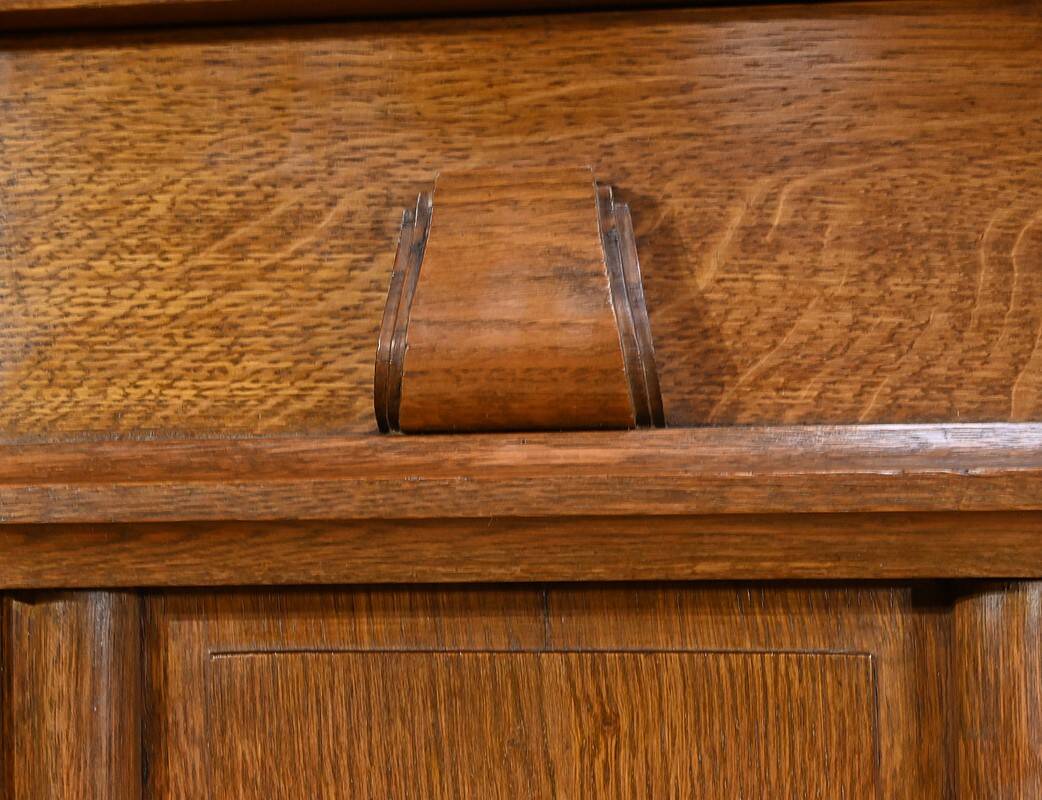 Oak bookcase, Art Deco period – 1940