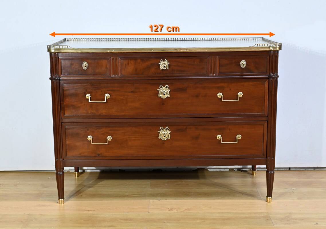 Cuban Mahogany Chest of Drawers, Louis XVI Period – 2nd Part 18th Century