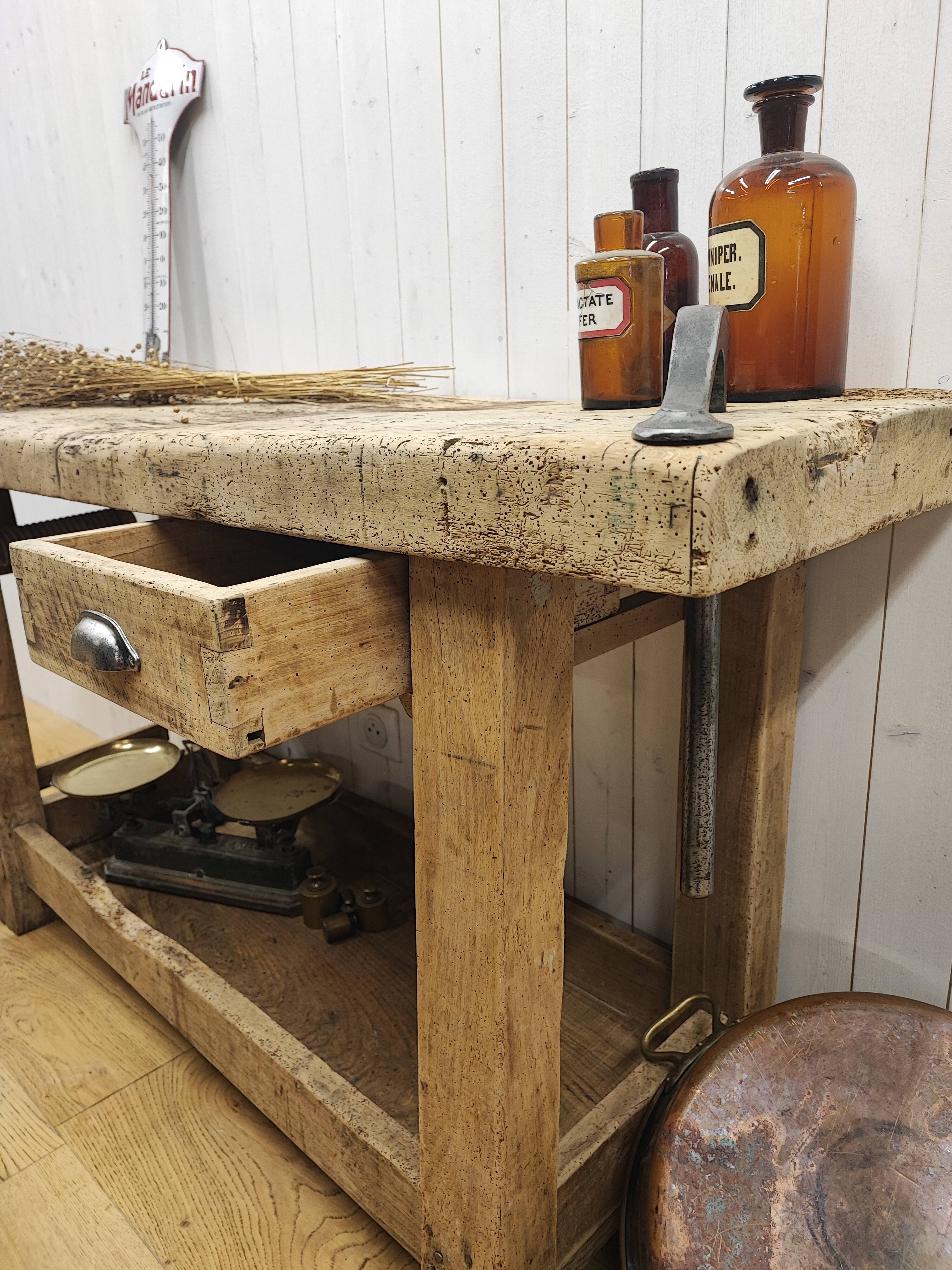 Carpenter's workbench