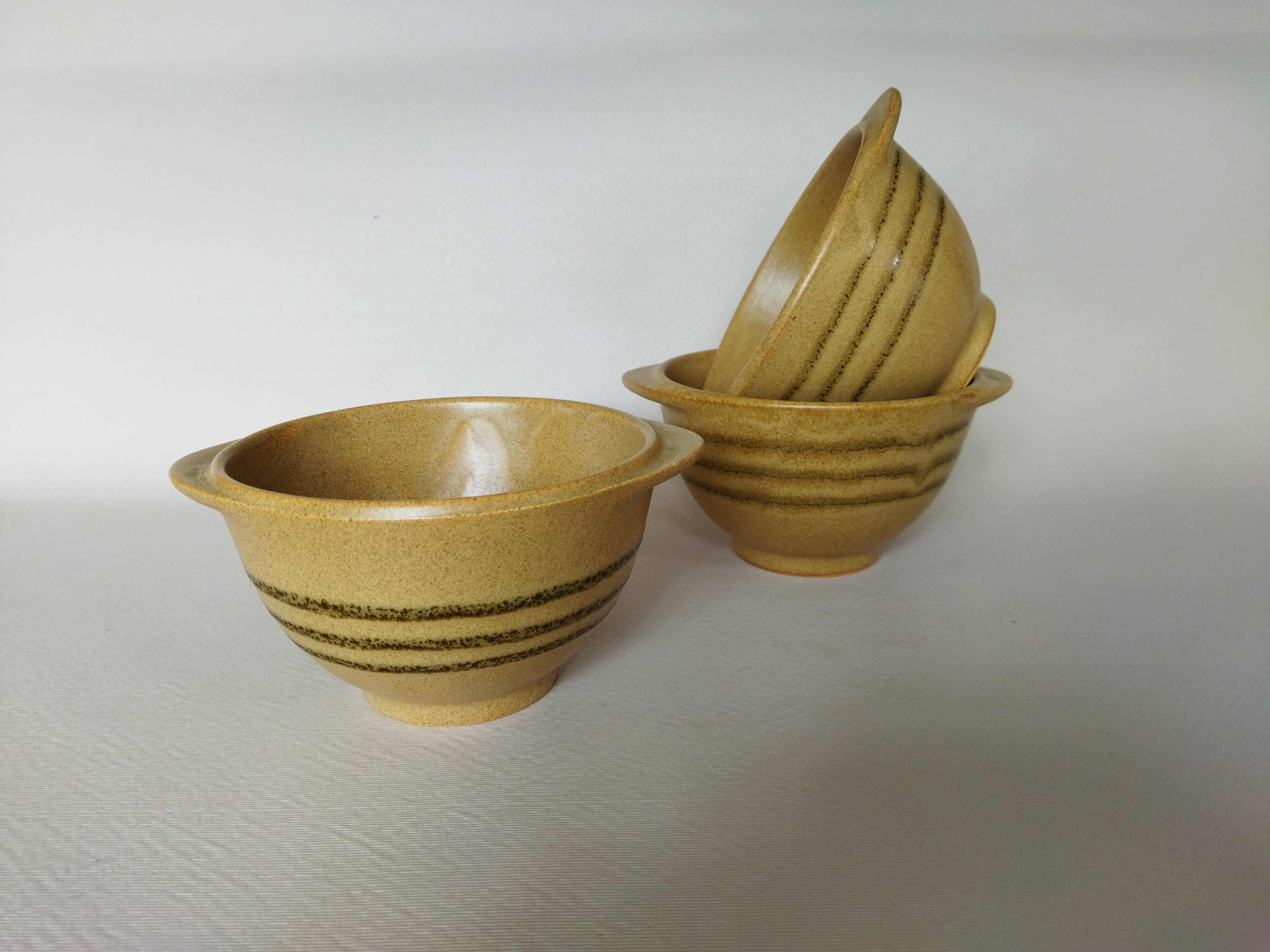 3 ear bowls in Sarreguemines sandstone