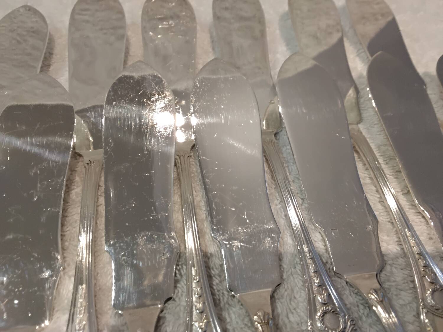 12 forks and 12 fish knives, silver-plated metal, Apollo Empire