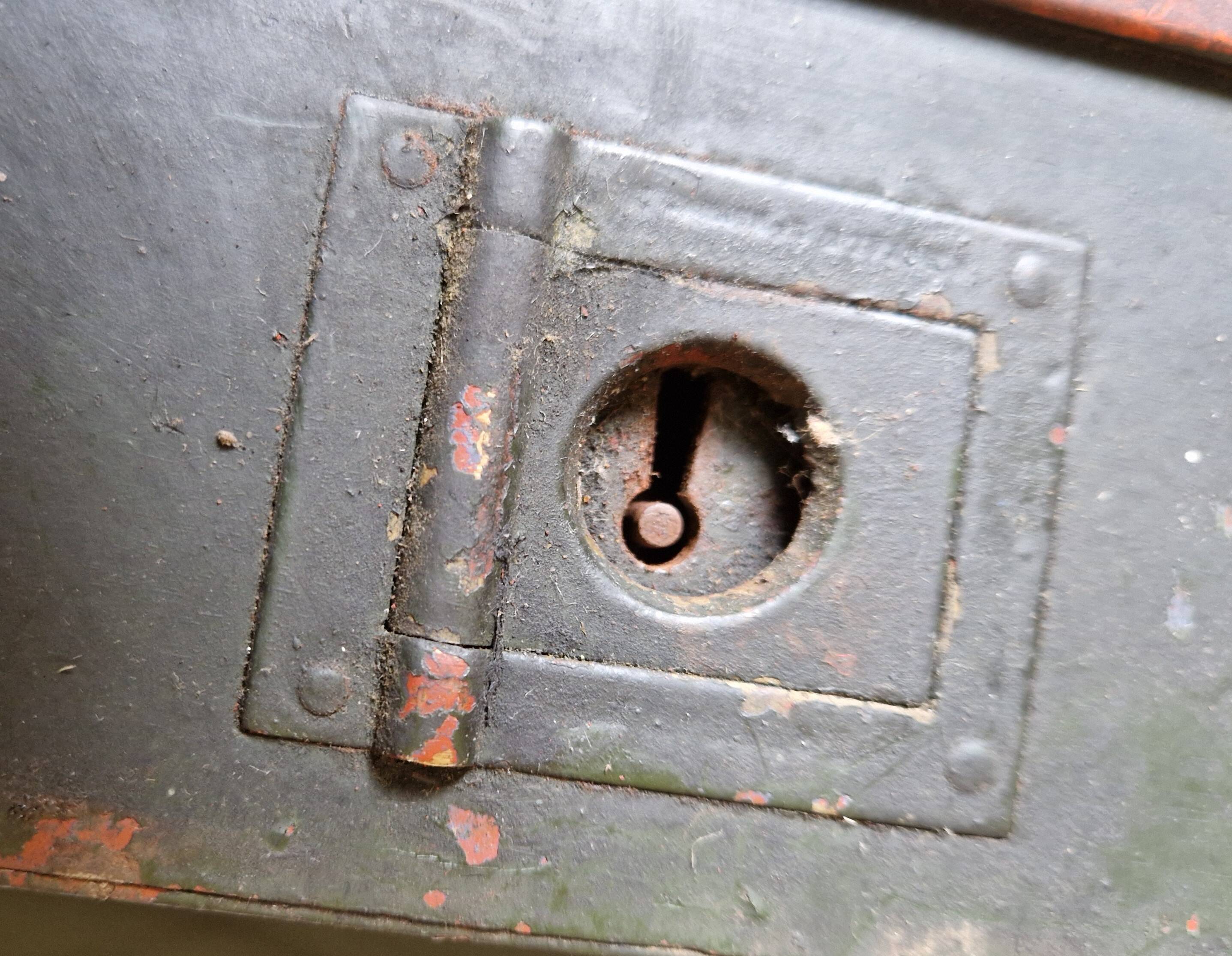 Soldier's trunk suitcase, militaria WVI WVII