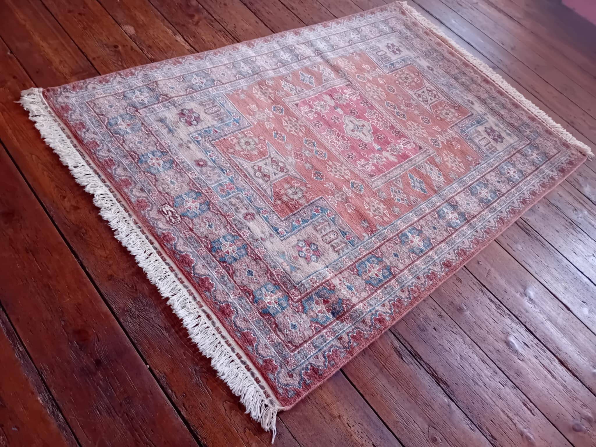 Handmade Pakistani Kafkazi Rug 180x131cm