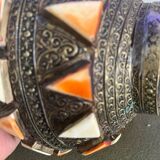 Superb ethnic decorative vase in chiseled metal and inlays – Piè